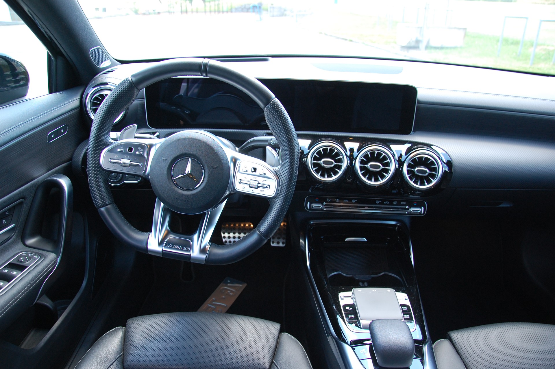MERCEDES-BENZ A 35 AMG 4Matic Speedshift-image-8