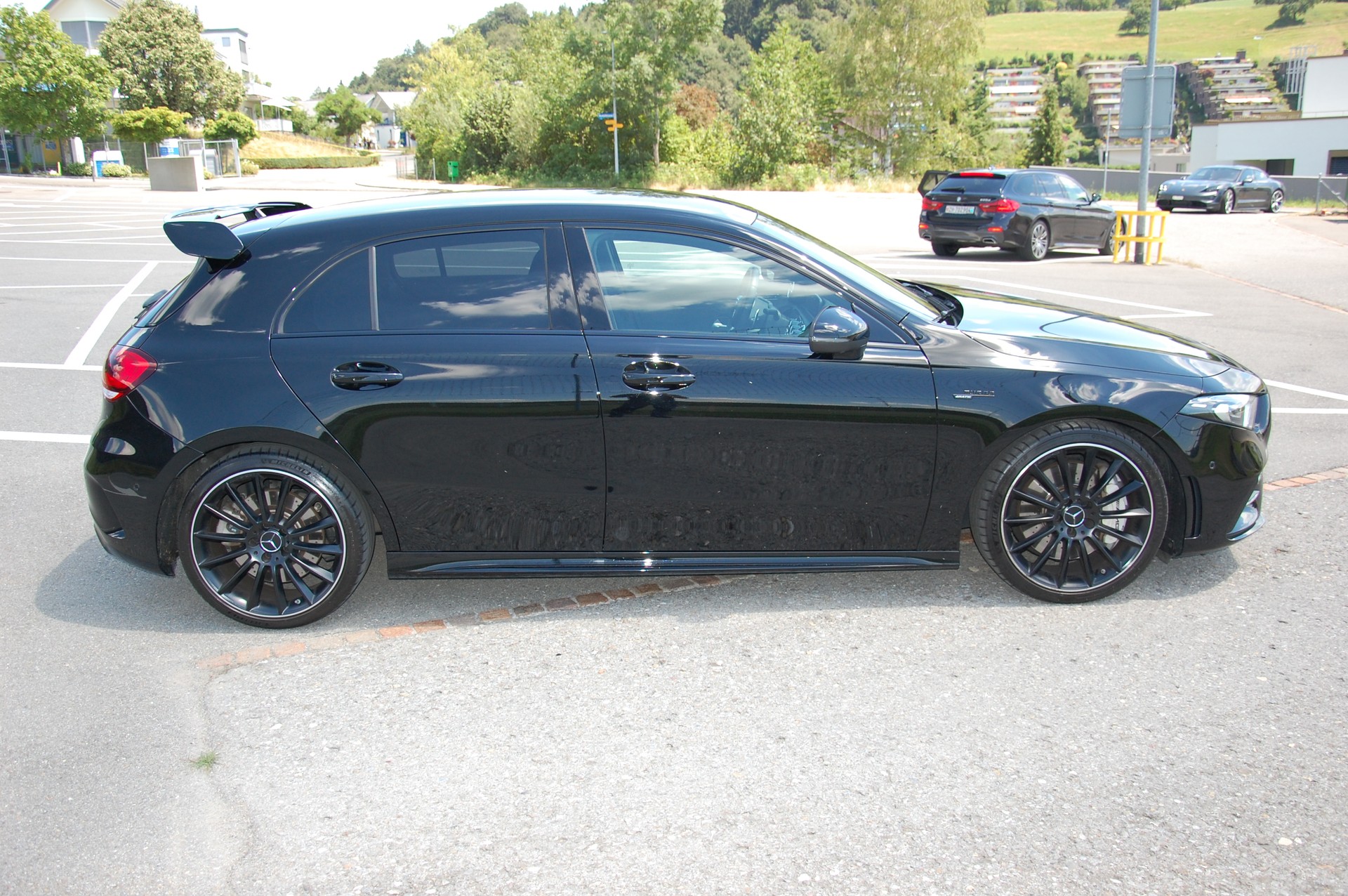 MERCEDES-BENZ A 35 AMG 4Matic Speedshift-image-4