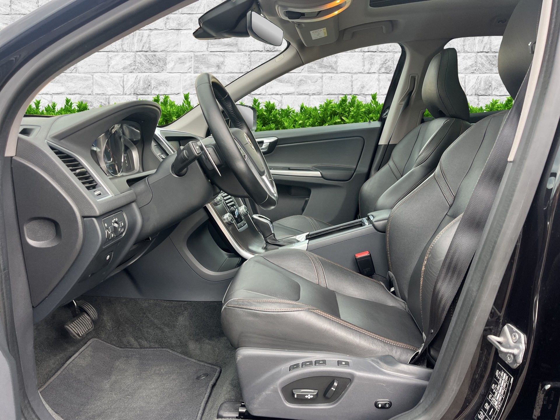 VOLVO XC60 T6 AWD Summum Geartronic-image-12