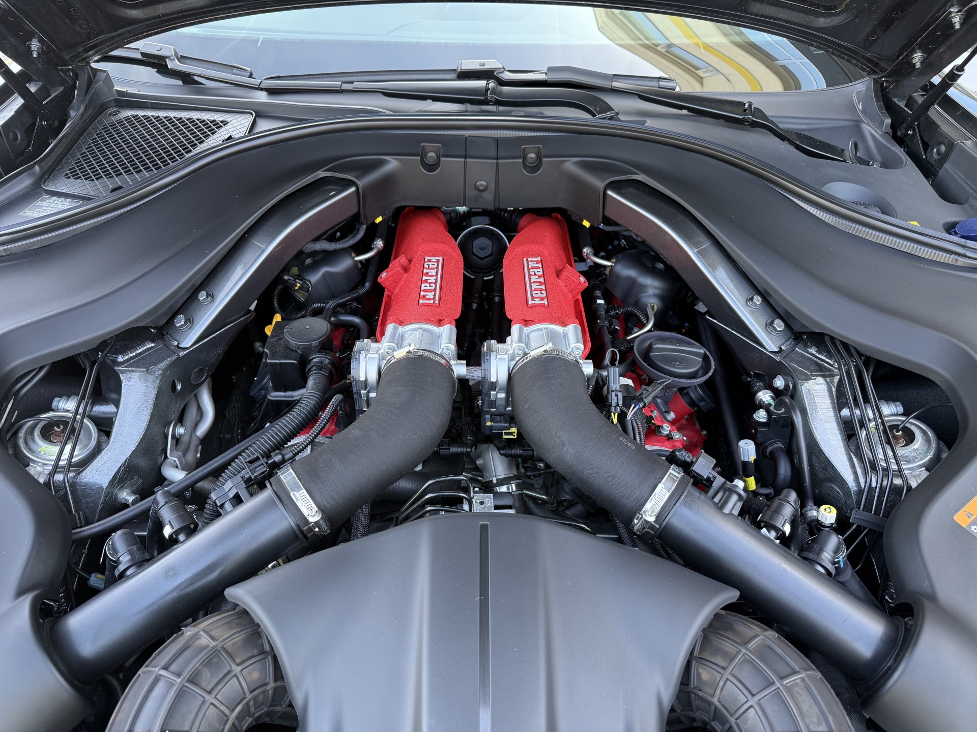 FERRARI Roma 3.9 V8 T-image-11