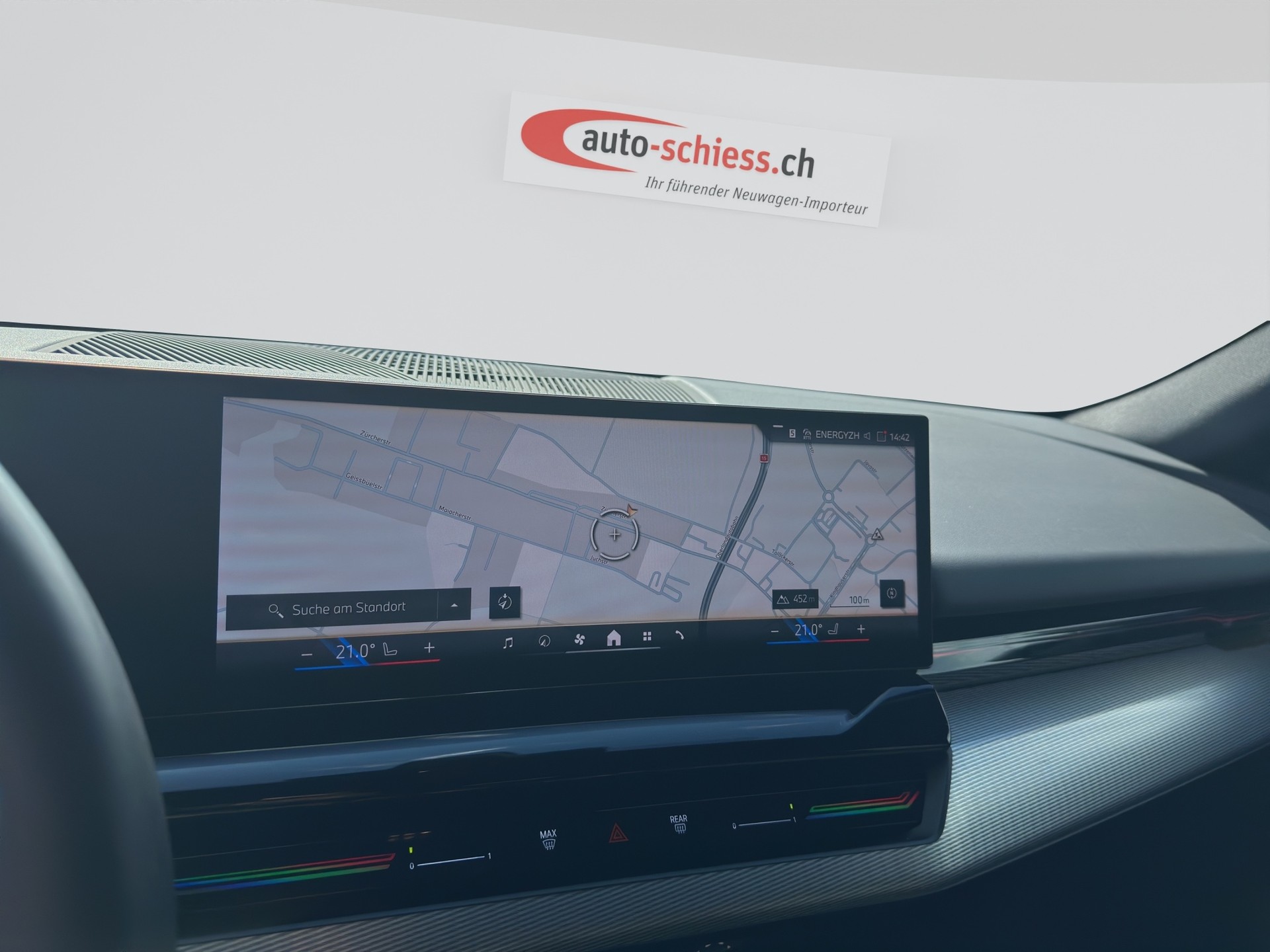 BMW 520d xDrive Touring M Sport Steptronic-showroom-element-2
