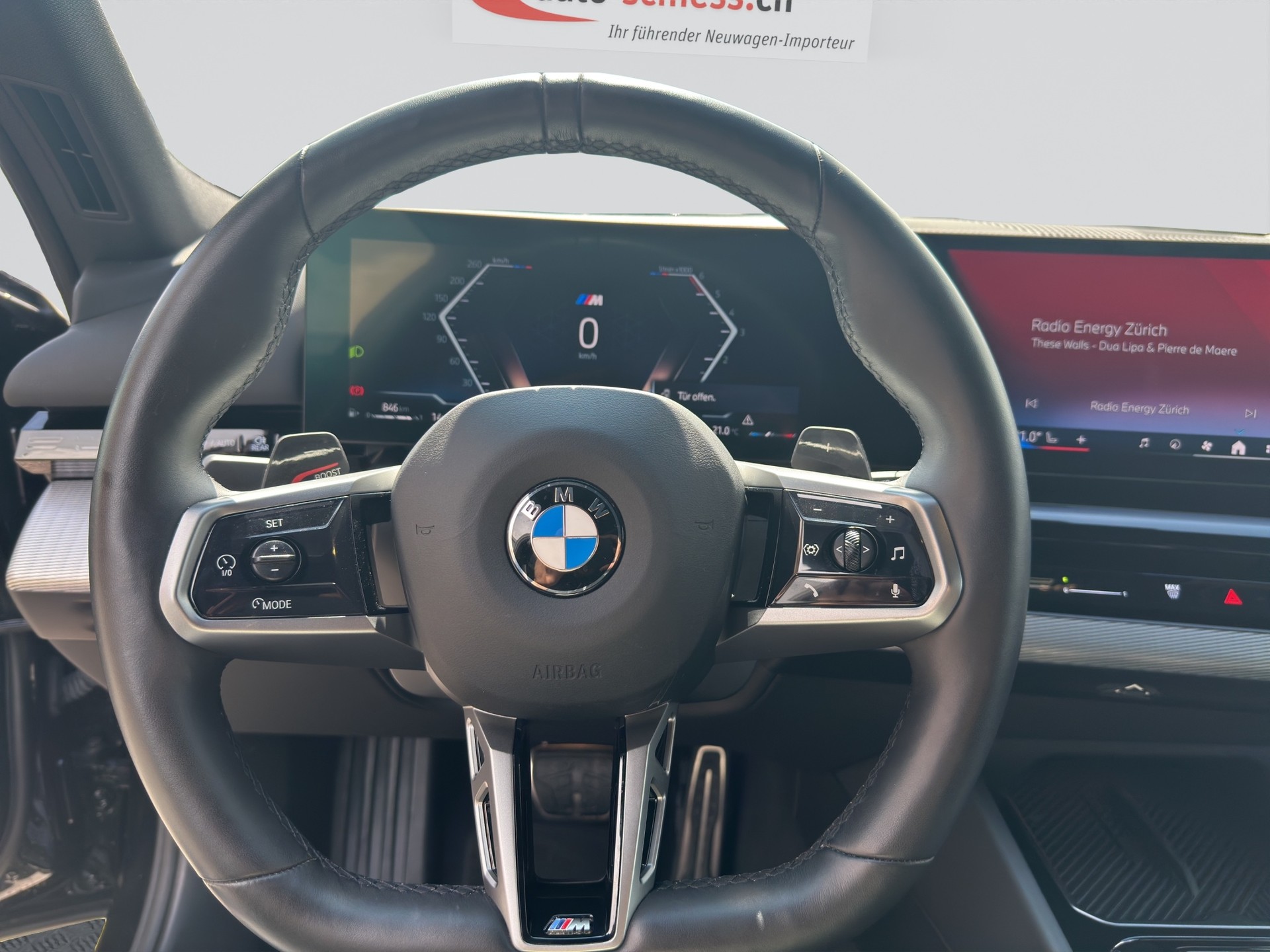 BMW 520d xDrive Touring M Sport Steptronic-image-4