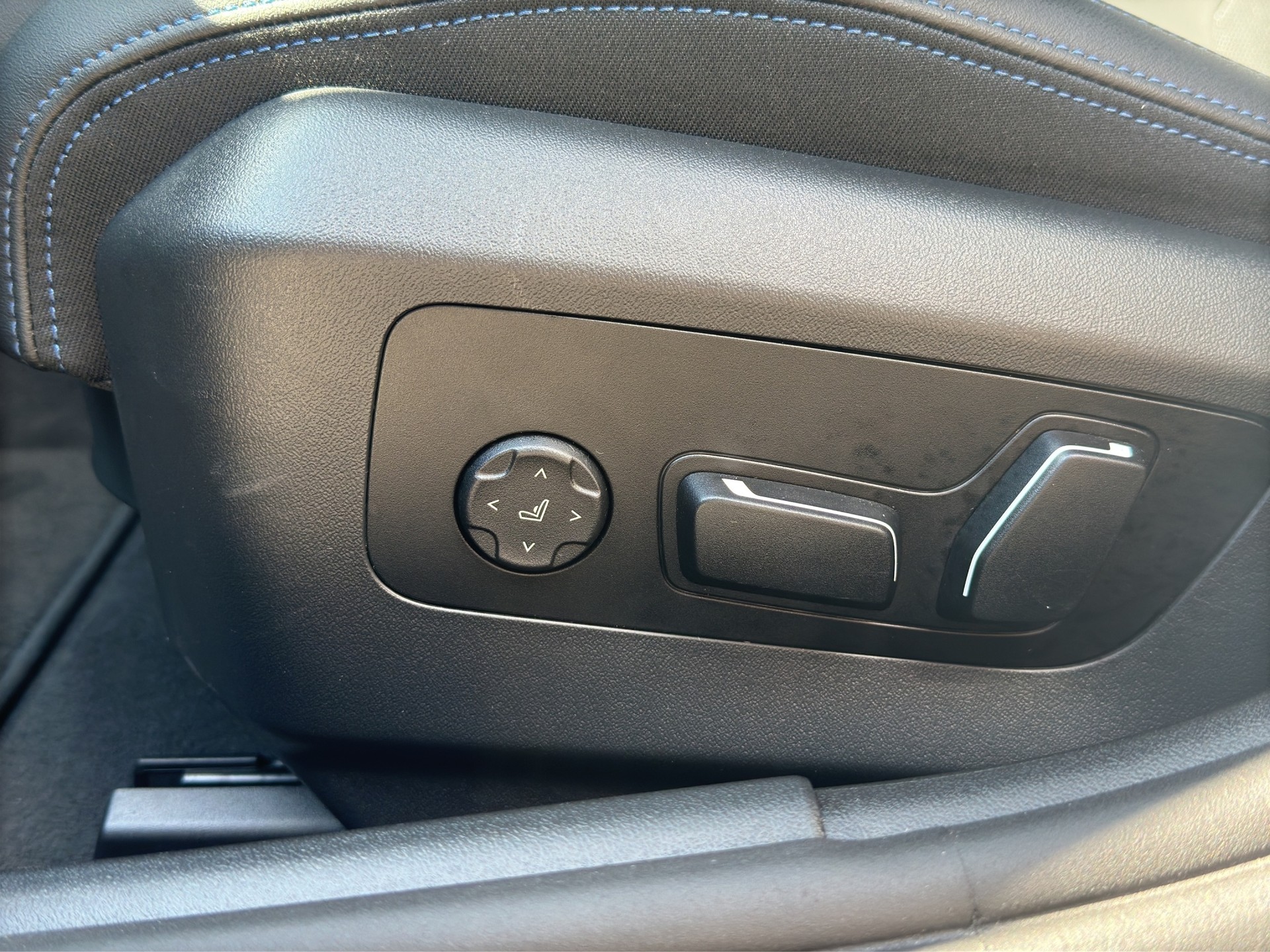 BMW 520d xDrive Touring M Sport Steptronic-image-5
