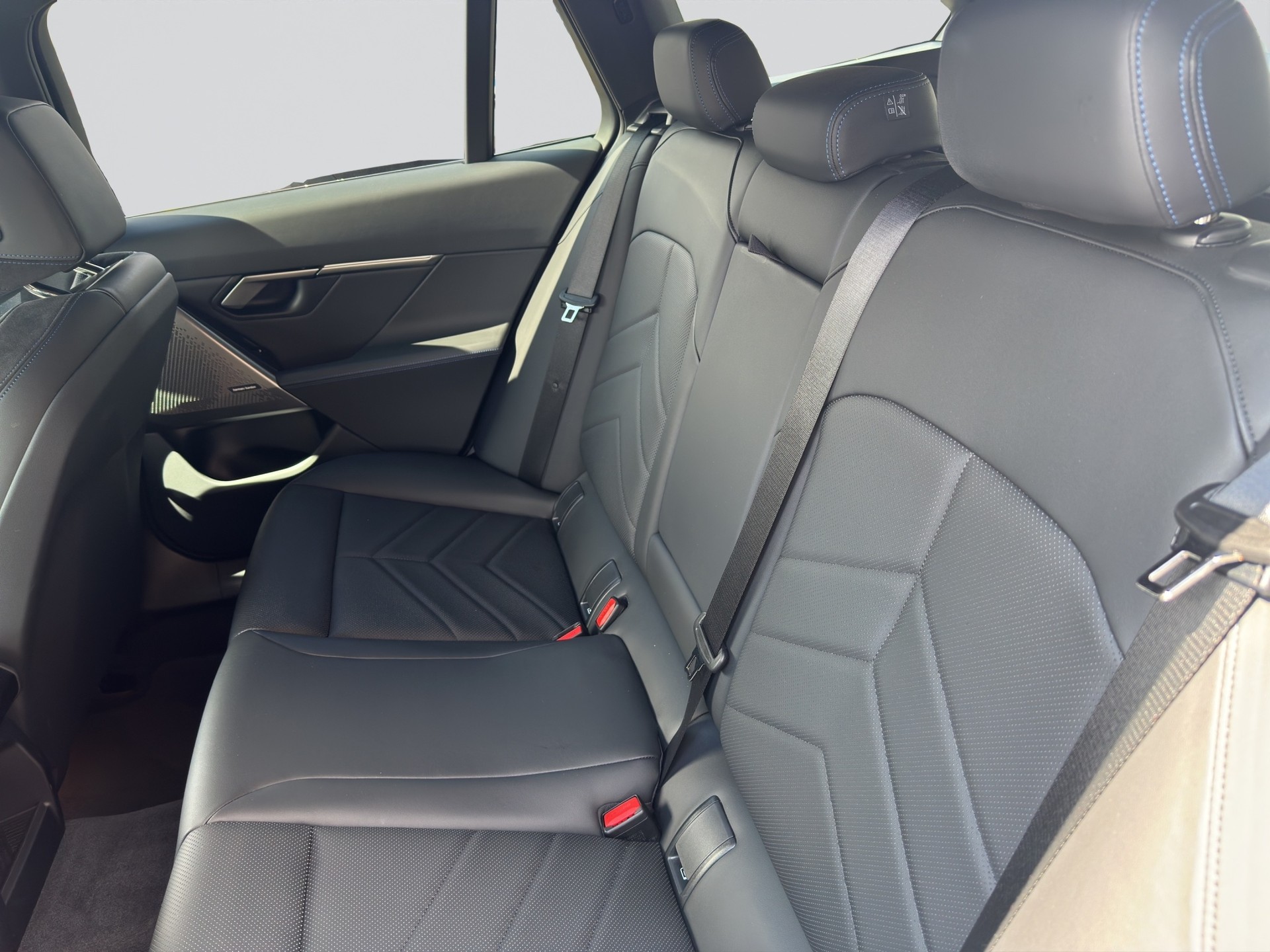 BMW 520d xDrive Touring M Sport Steptronic-image-14