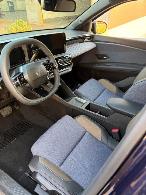 RENAULT R5 E-Tech Comfort Range 52 kWh Techno-image-4