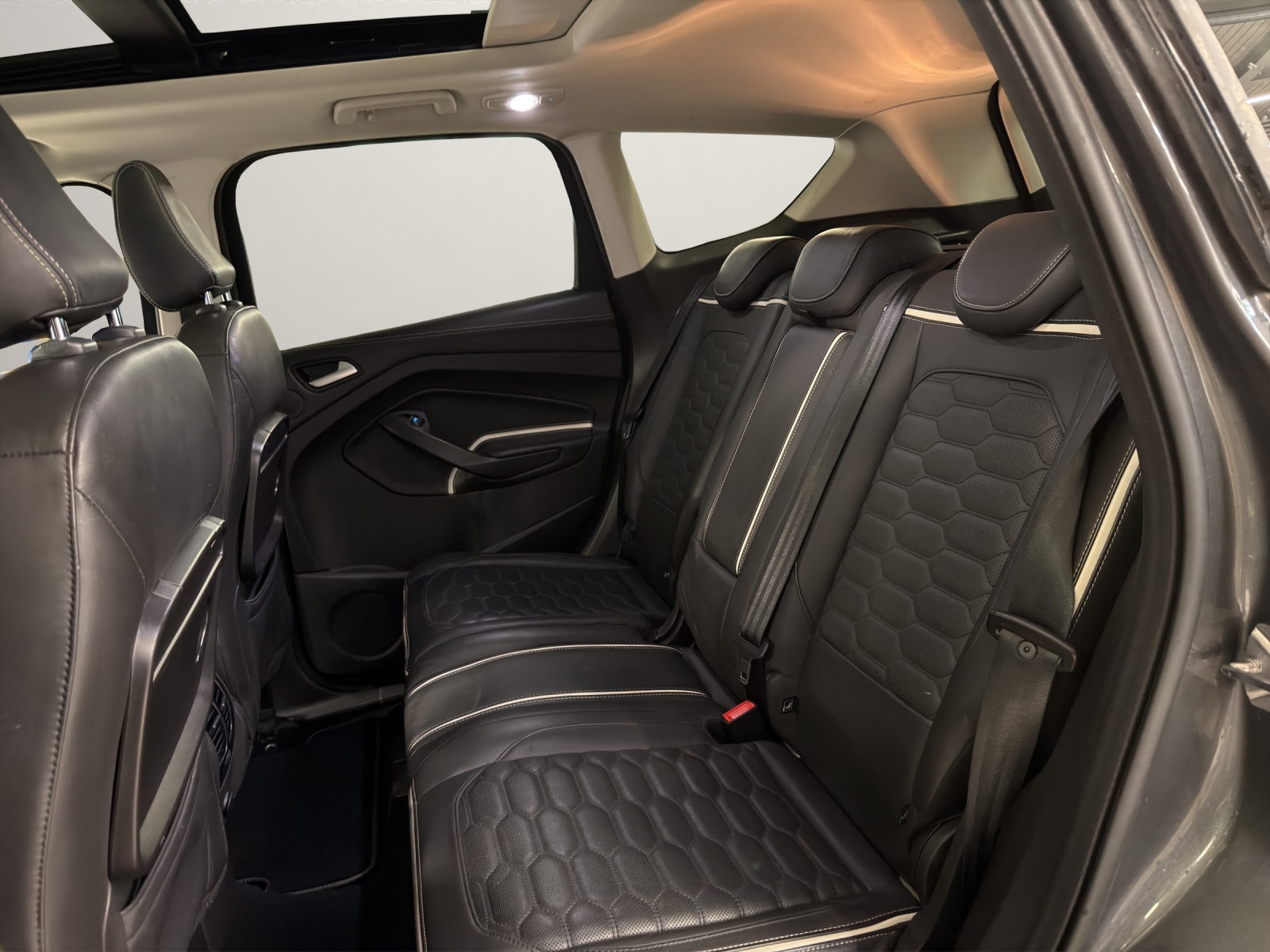 FORD Kuga 2.0 TDCi 180 Vignale FPS-image-14