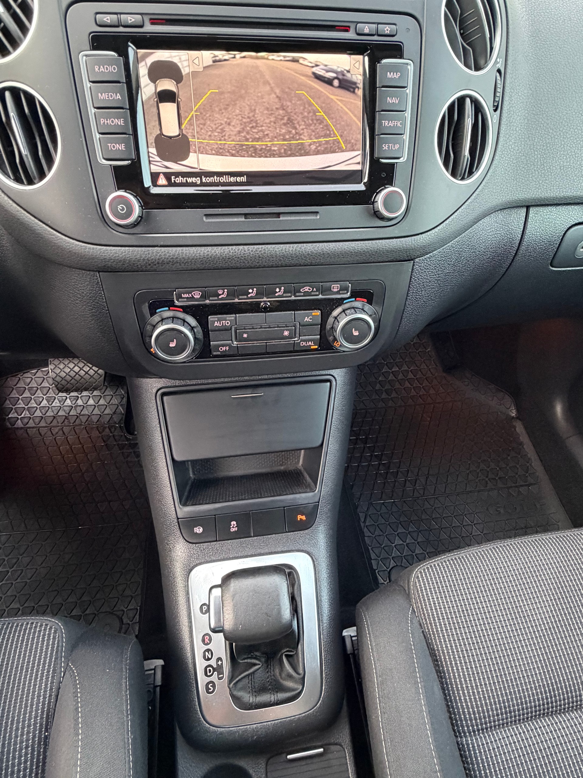 VW Golf Plus 1.4 TSI Team DSG Automat-image-10