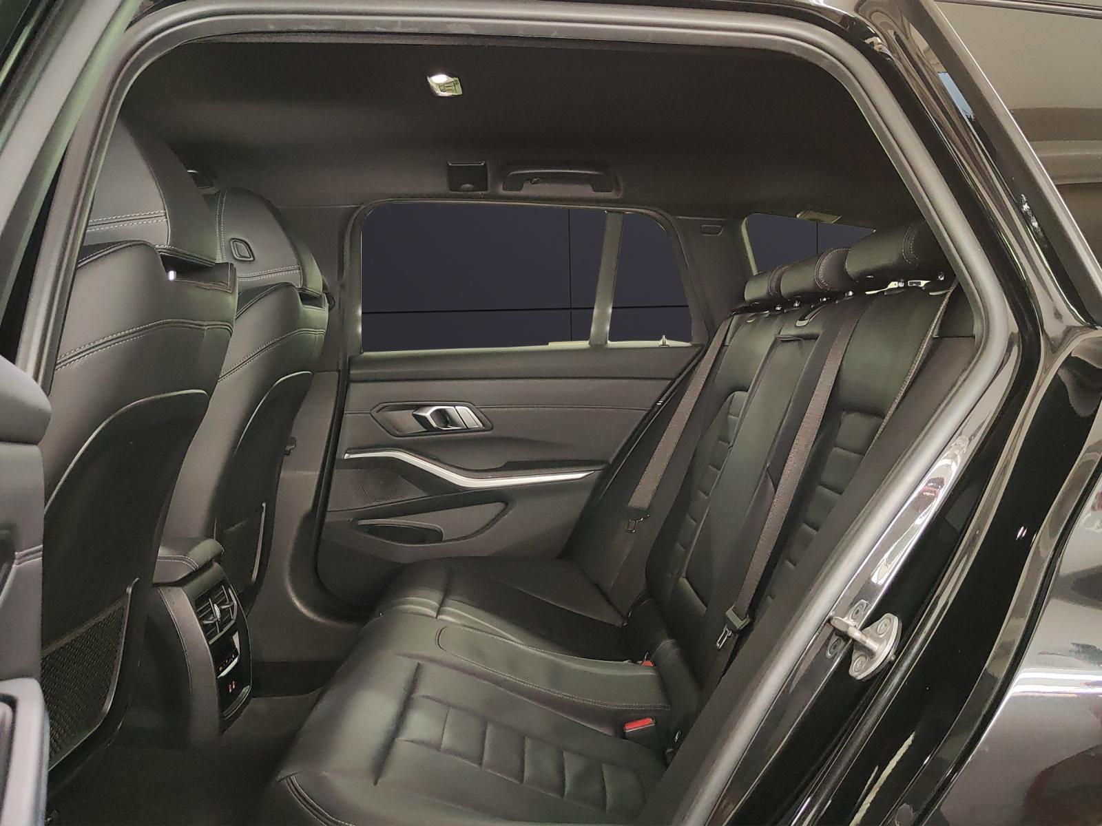 BMW 330e xDrive SAG Touring-image-17