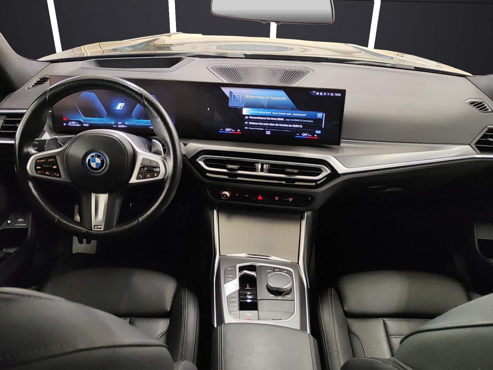 BMW 330e xDrive SAG Touring-image-18