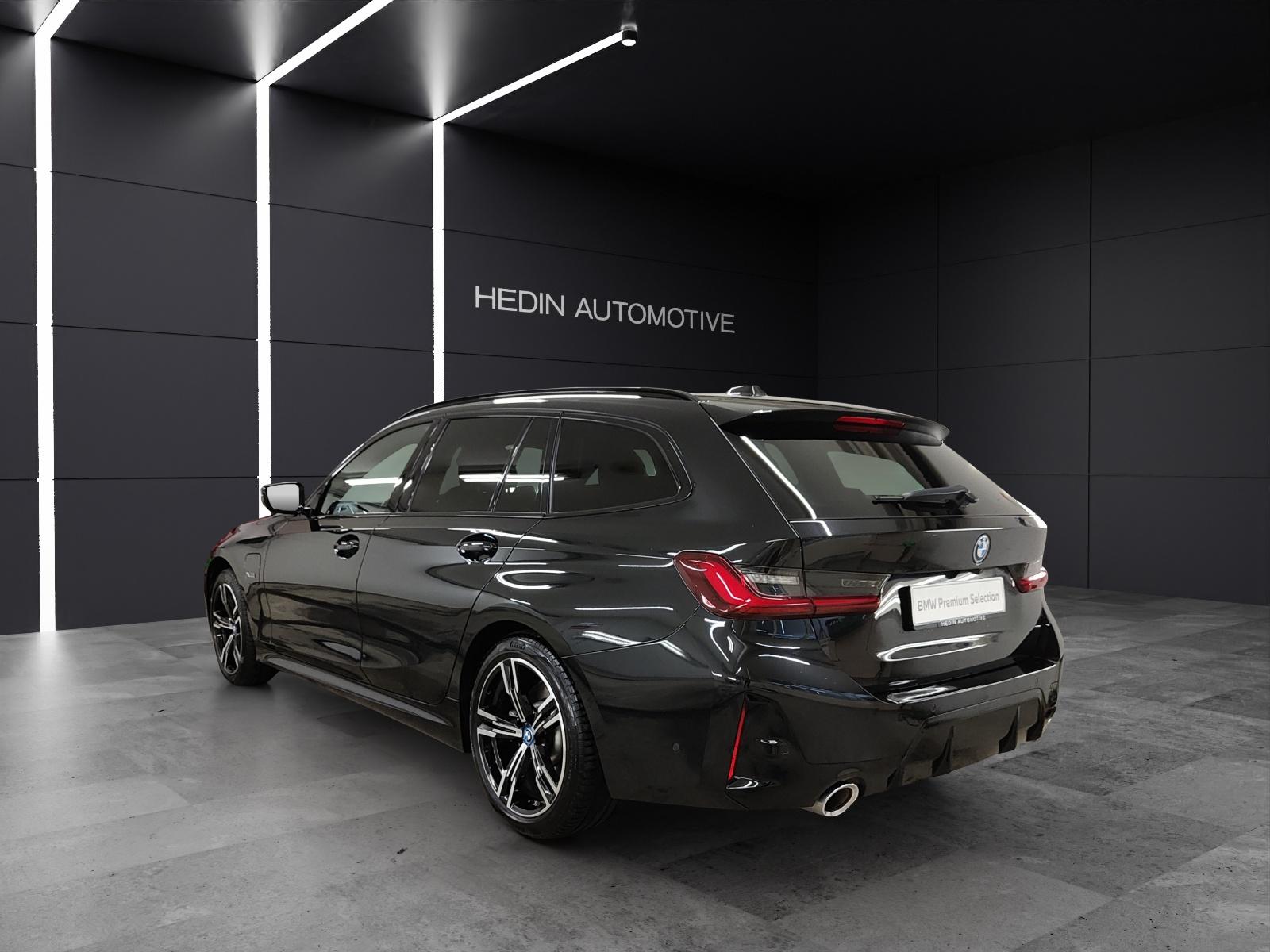 BMW 330e xDrive SAG Touring-image-3