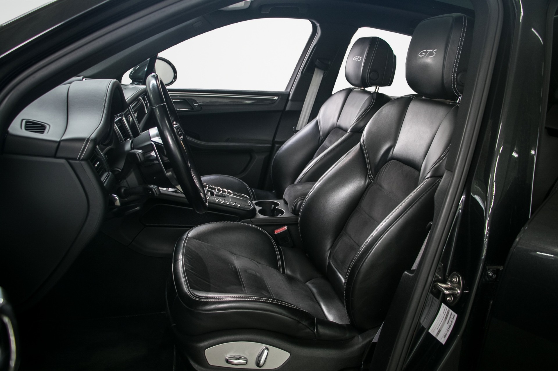 PORSCHE Macan GTS PDK-image-14