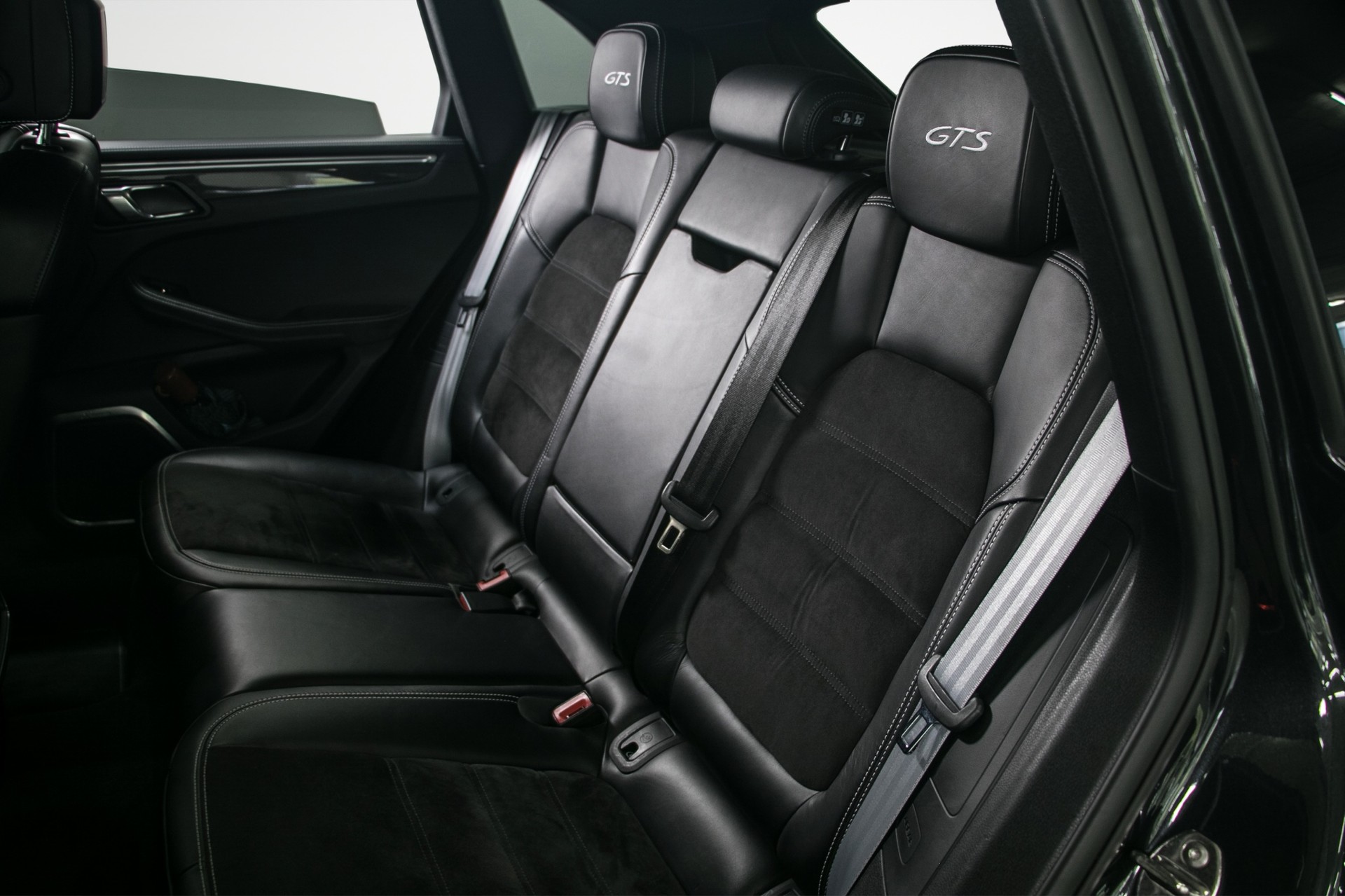 PORSCHE Macan GTS PDK-image-15