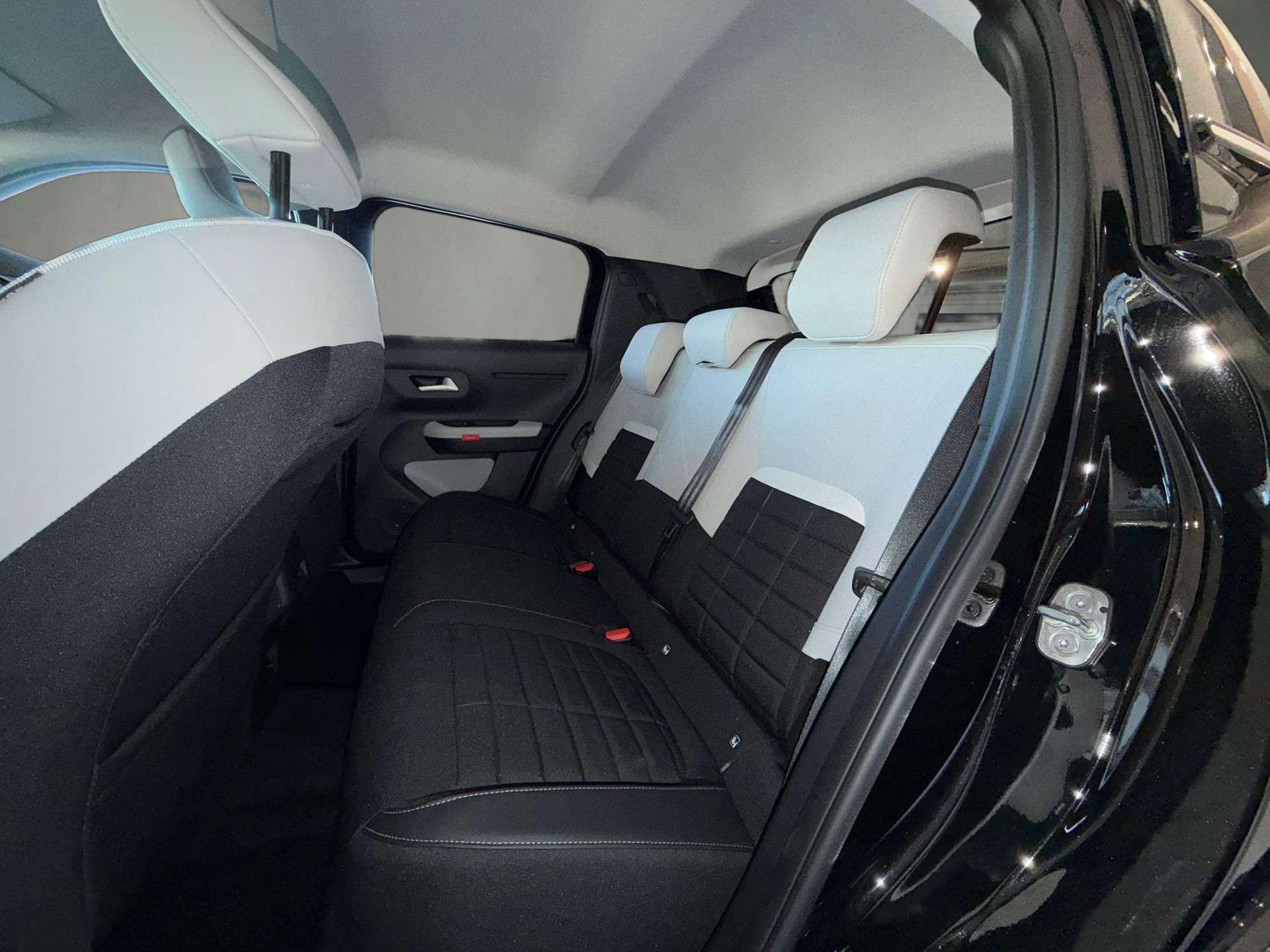 CITROEN C3 1.2 Hybrid Max-image-8