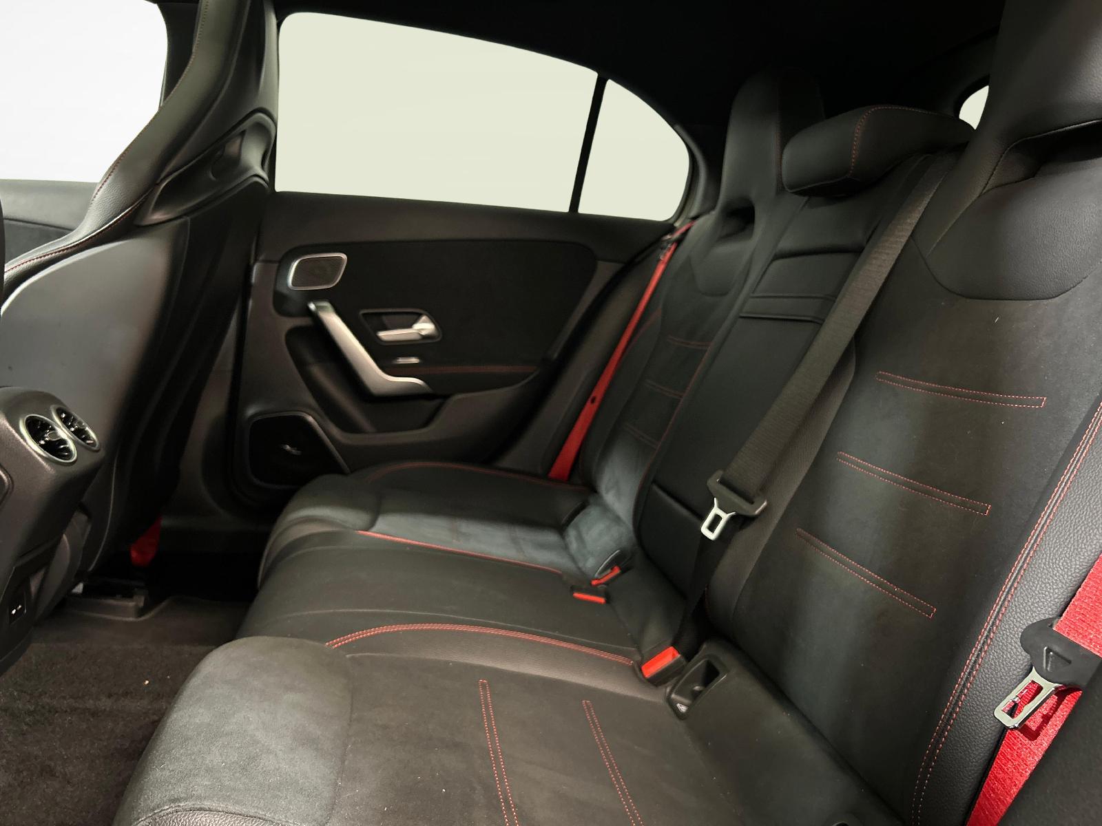 MERCEDES-BENZ A-Klasse W177 A 35 AMG 4matic-image-3