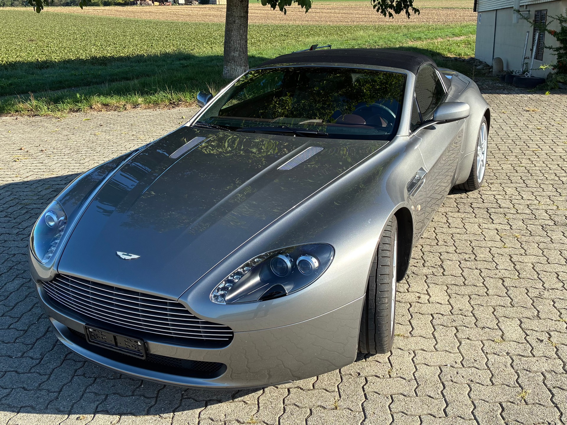 ASTON MARTIN Roadster-image-3