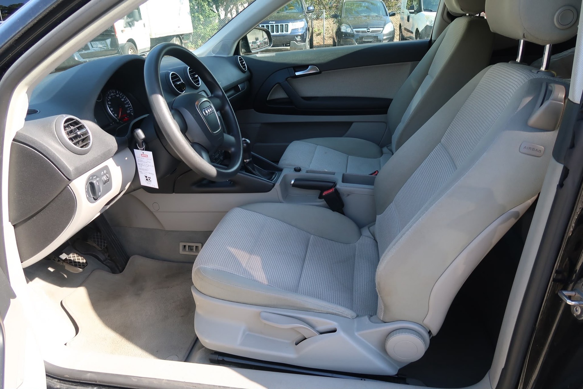 AUDI A3 1.6 Ambiente-image-4