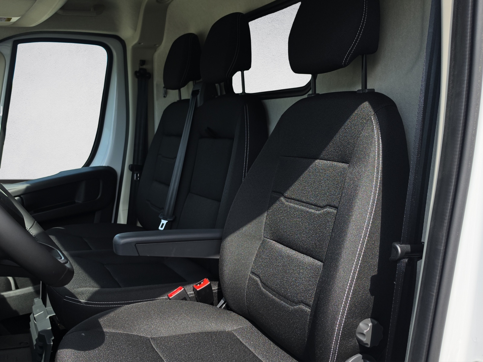 PEUGEOT Boxer 2.2 HDI 335 L2H2-image-11