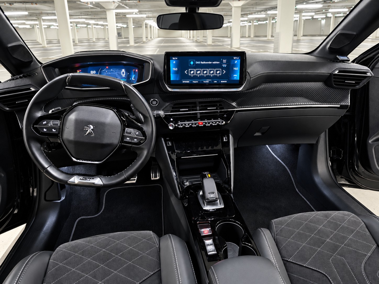 PEUGEOT 1.2 PureTech 130 GT Pack-image-2