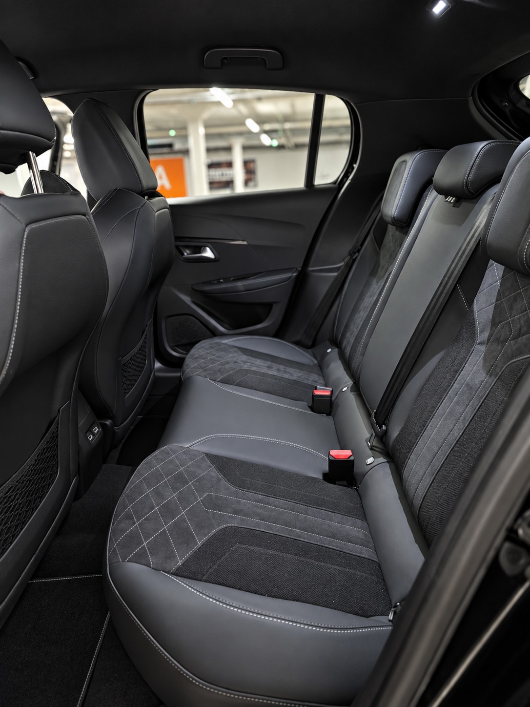 PEUGEOT 1.2 PureTech 130 GT Pack-image-5