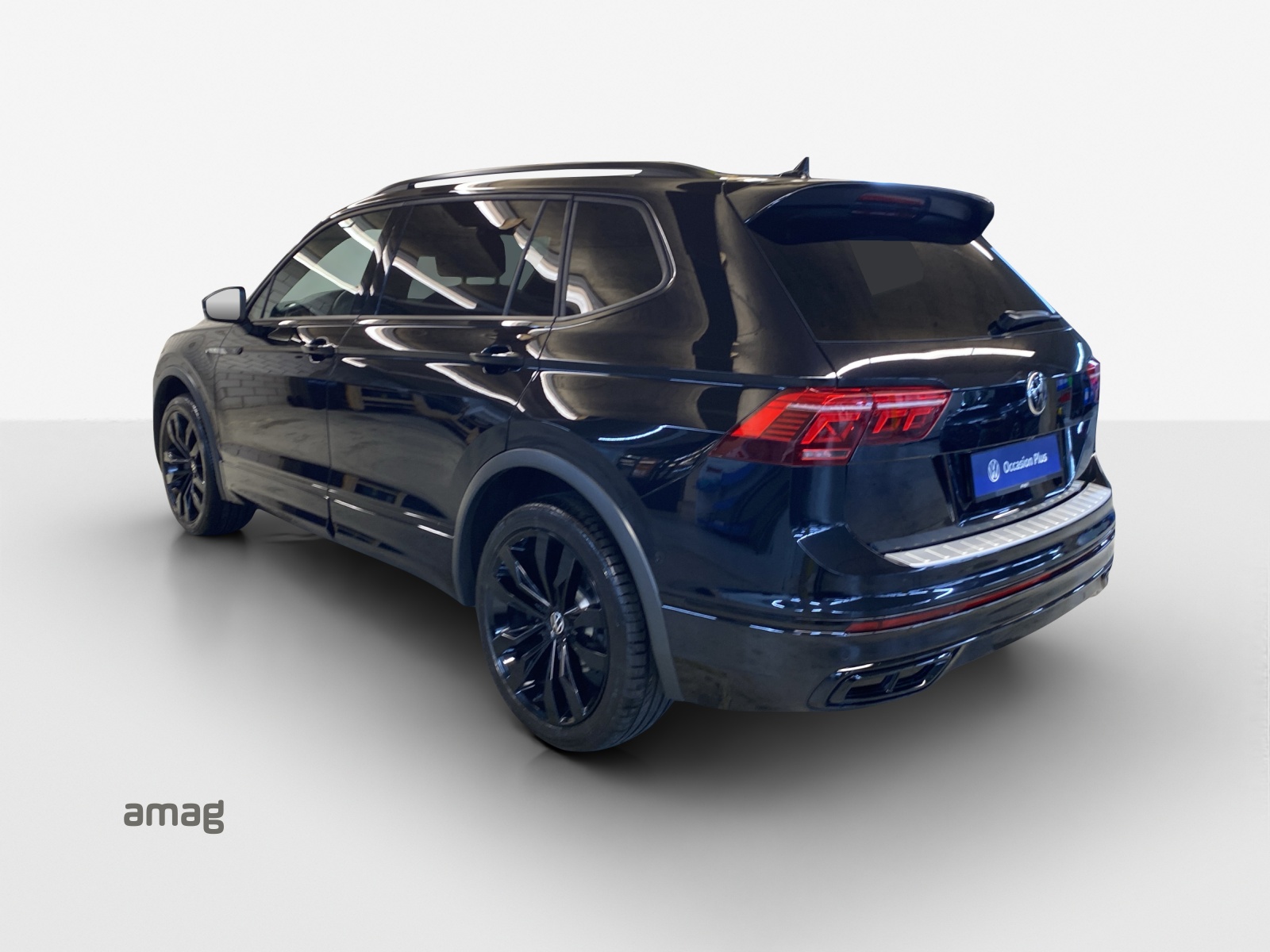 VW Tiguan Allspace 2.0TSI R-Line 4Motion DSG-image-2