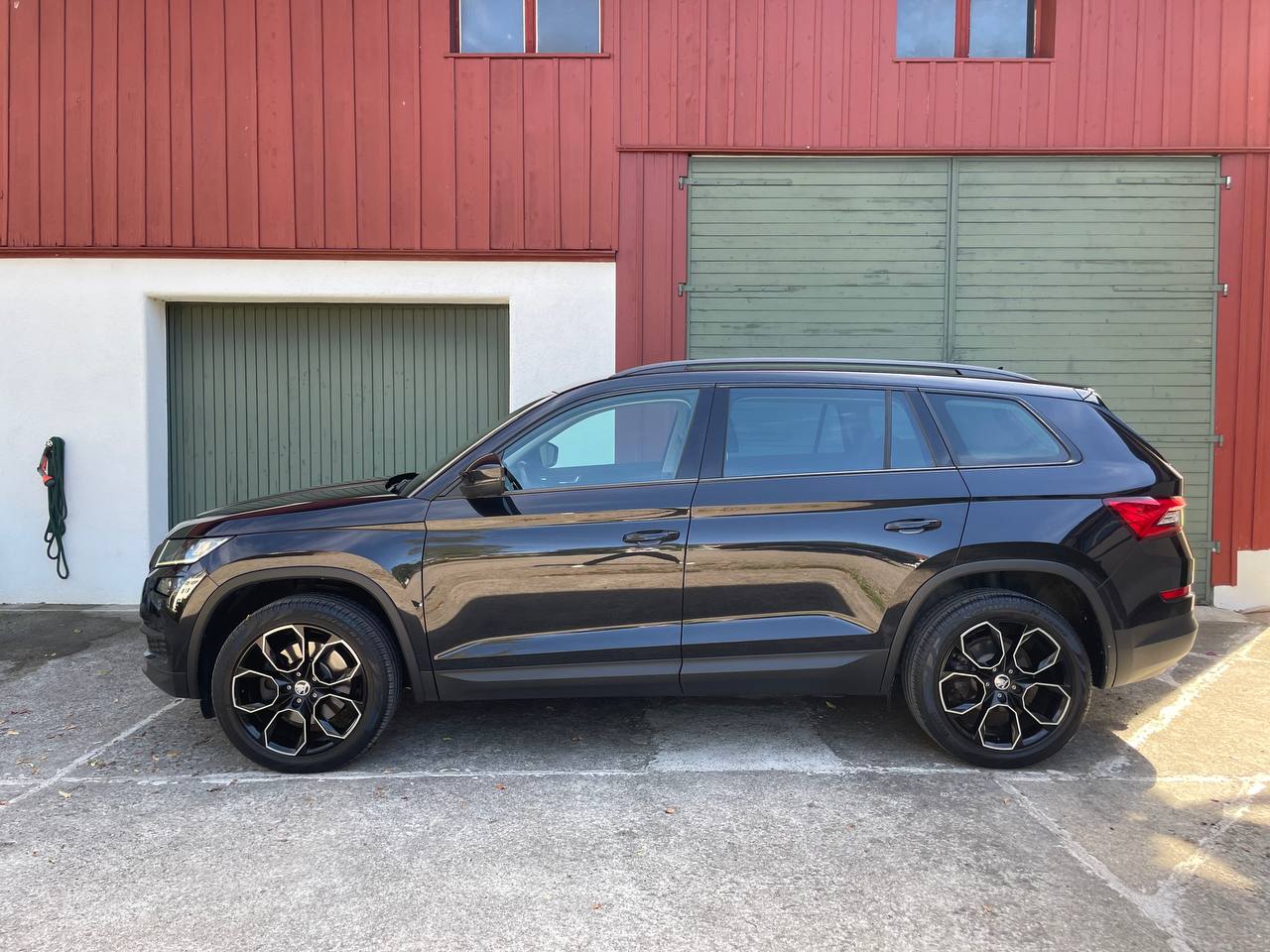 SKODA KODIAQ-image-1