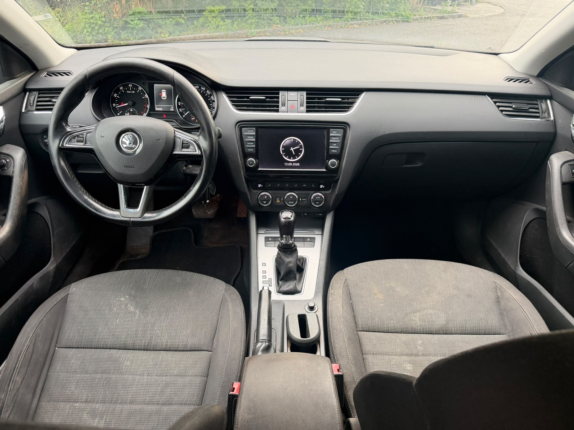 SKODA Octavia Combi 1.8 TSI Ambition 4x4 DSG-image-5