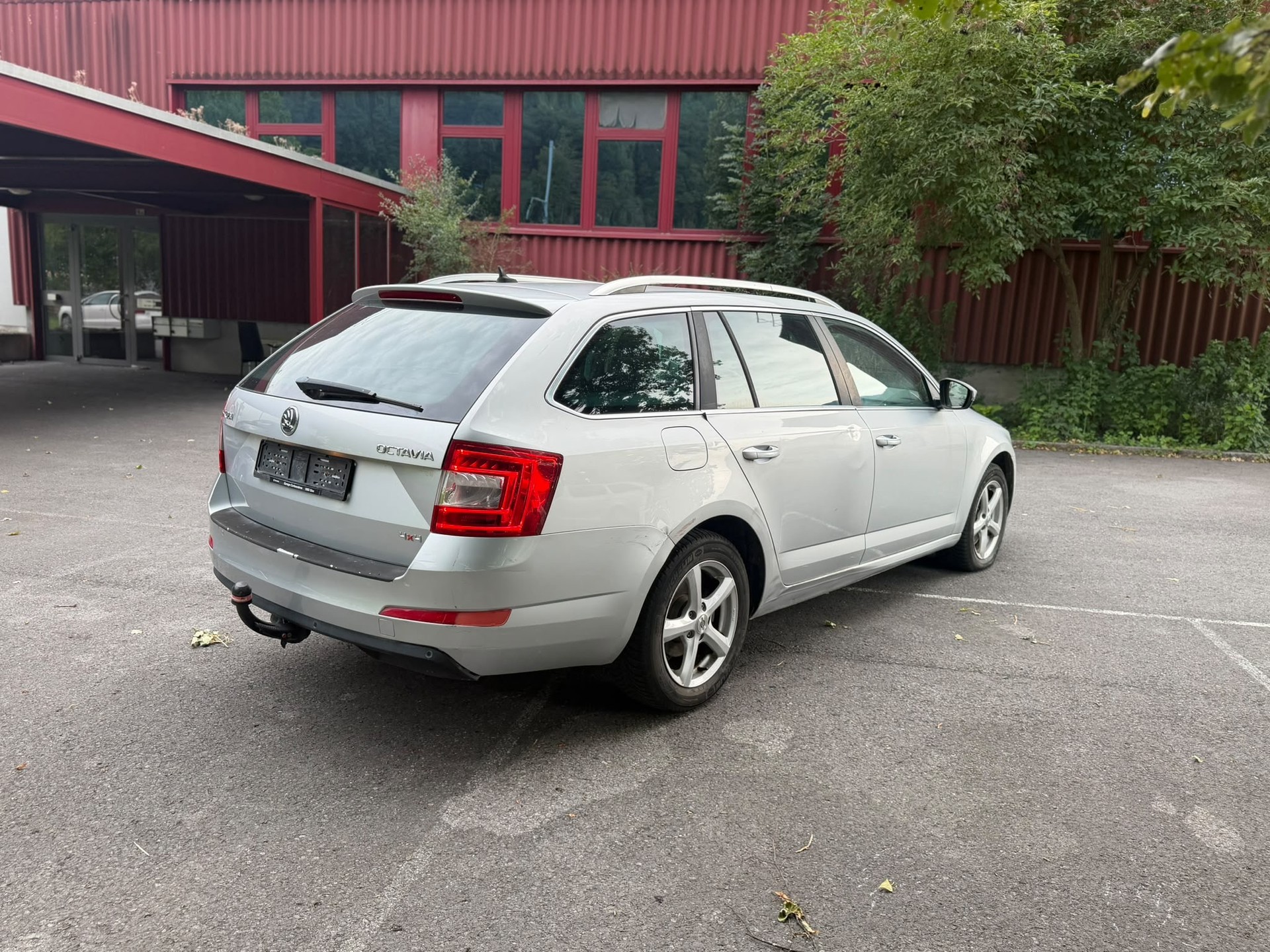 SKODA Octavia Combi 1.8 TSI Ambition 4x4 DSG-image-4