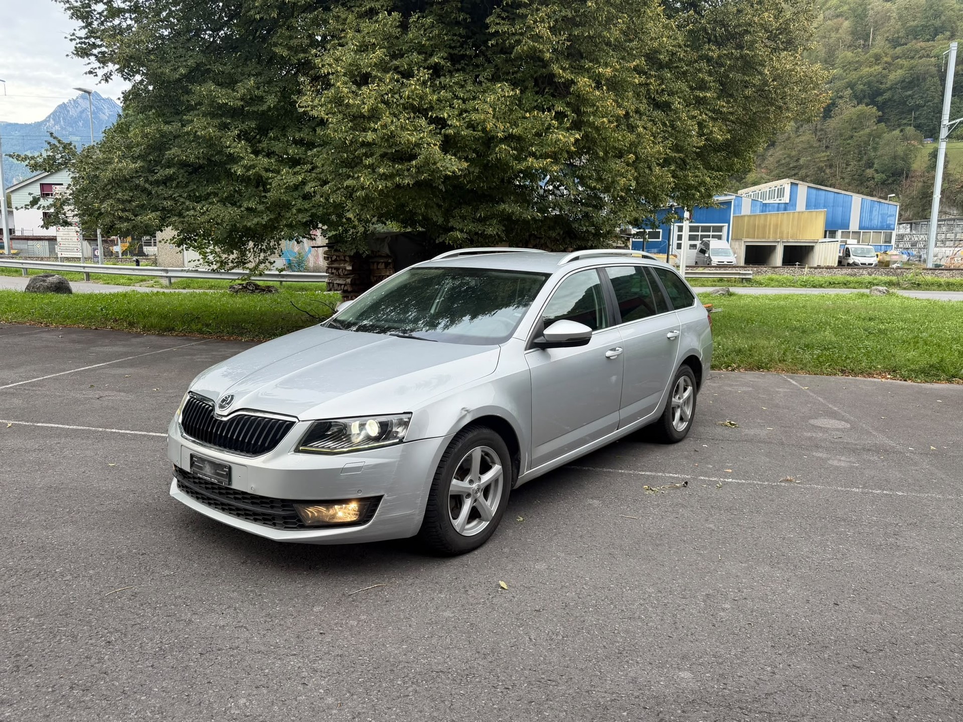 SKODA Octavia Combi 1.8 TSI Ambition 4x4 DSG-image-0