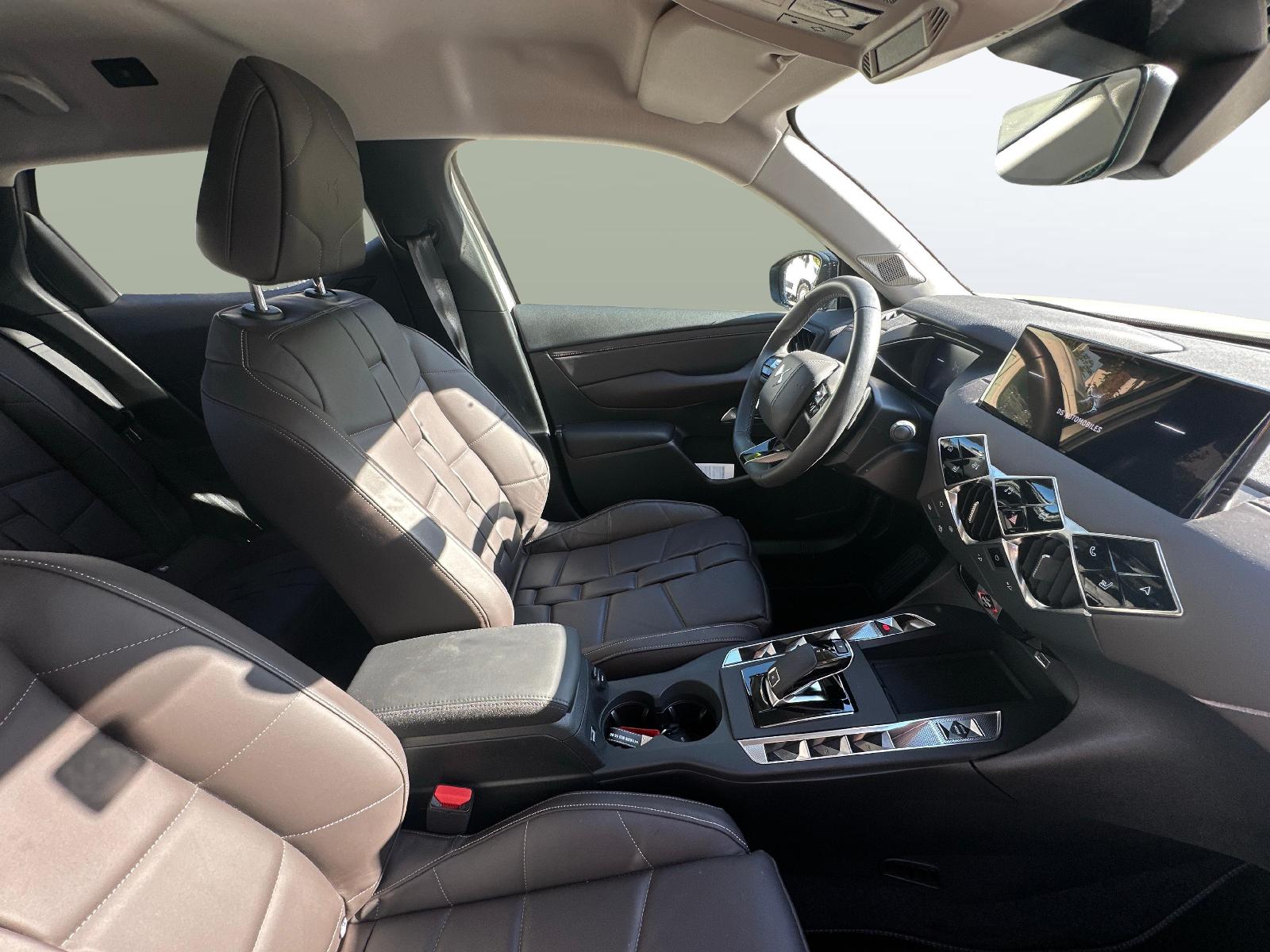 DS AUTOMOBILES Automobiles DS3 1.2 Hybrid Antoine de Saint Exupéry-image-9