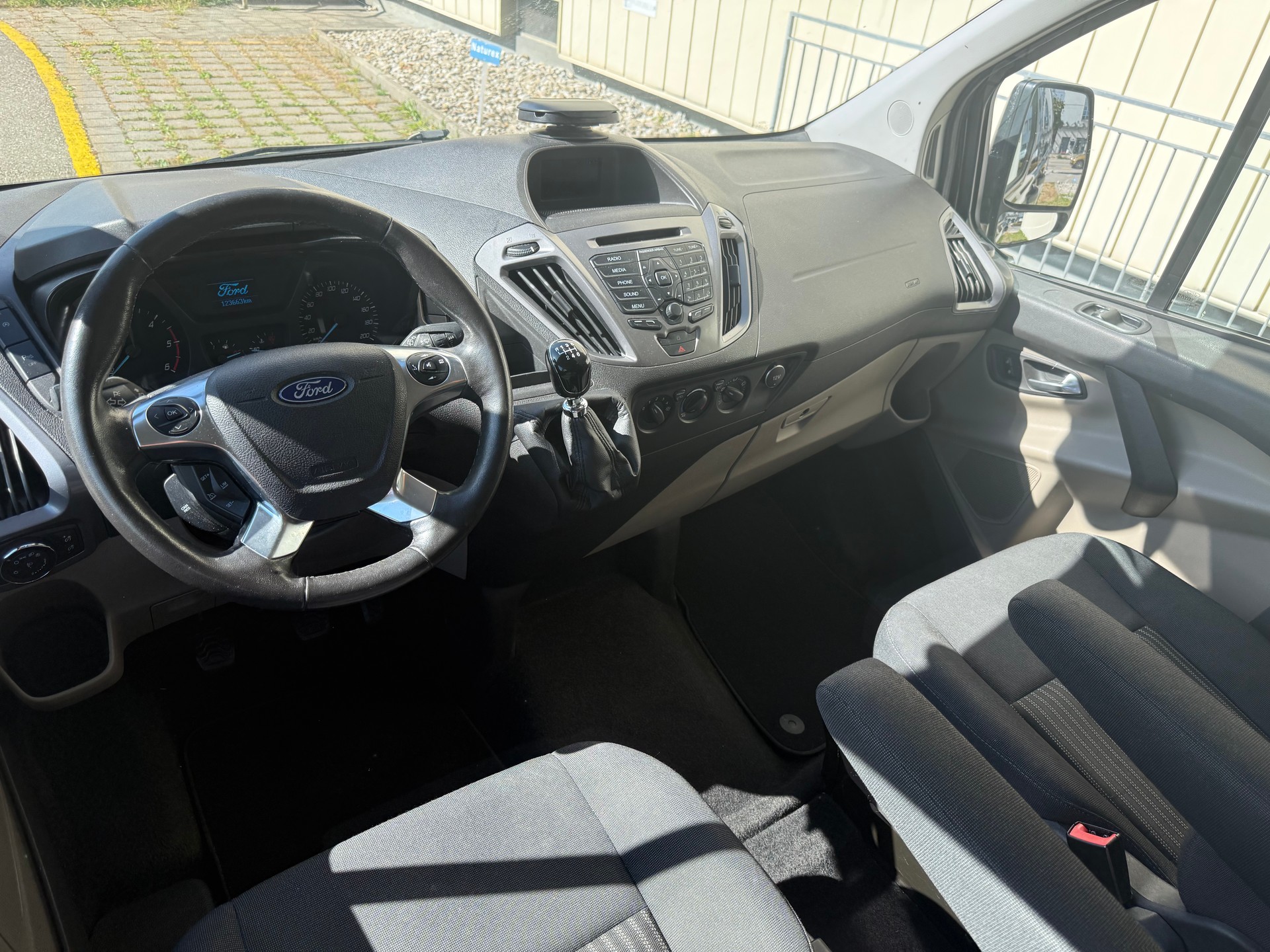 FORD Tourneo Custom 310 L2H1 Trend-image-5