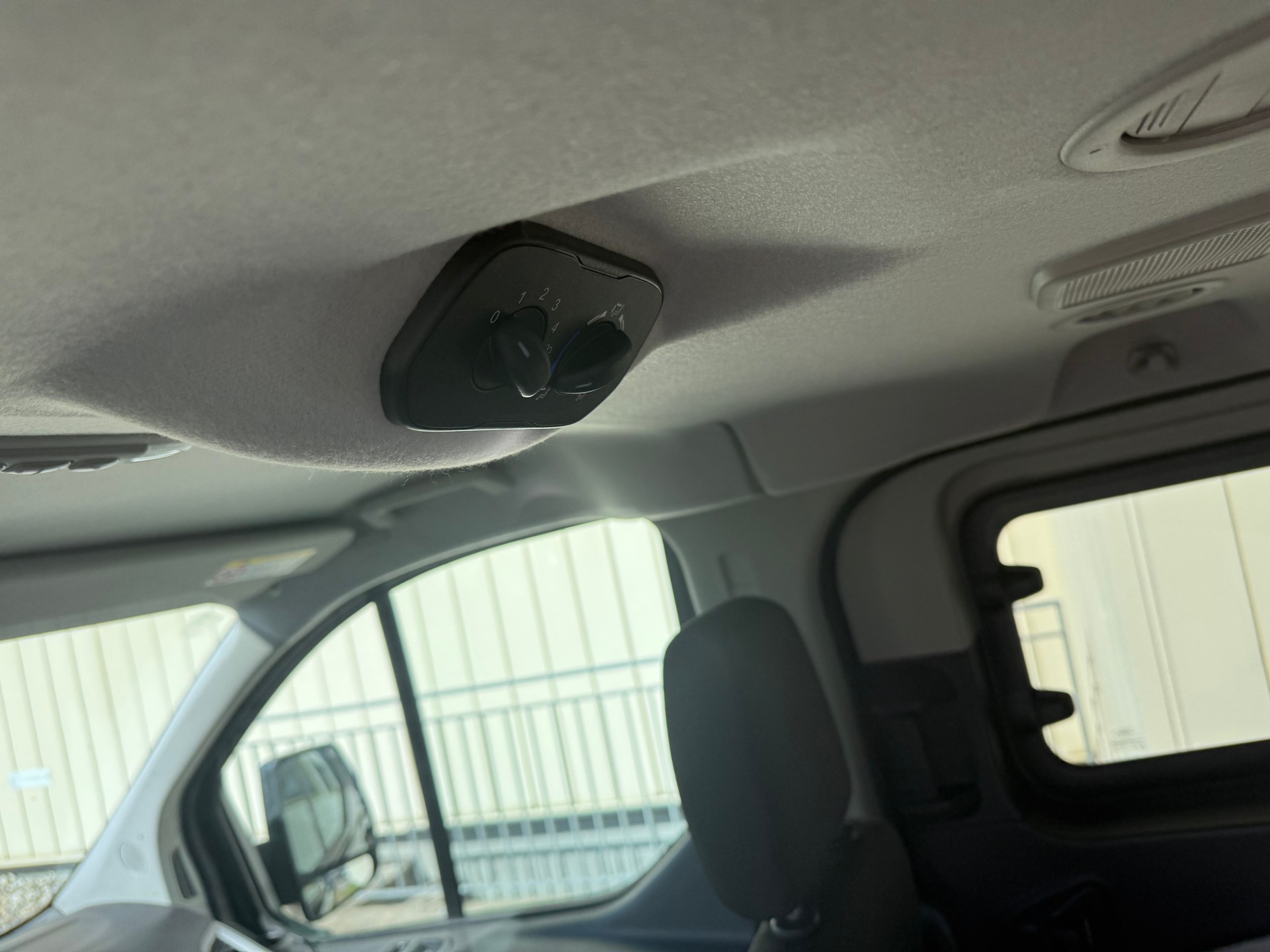 FORD Tourneo Custom 310 L2H1 Trend-image-6