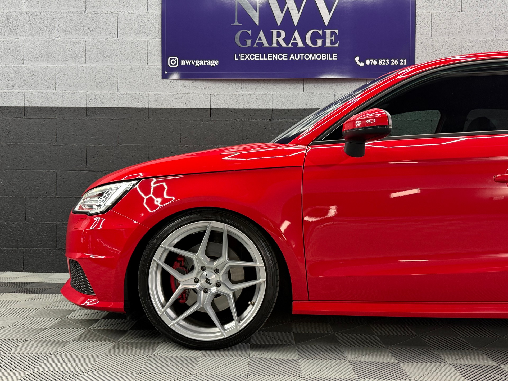 AUDI S1 Sportback 2.0 TFSI quattro-image-13