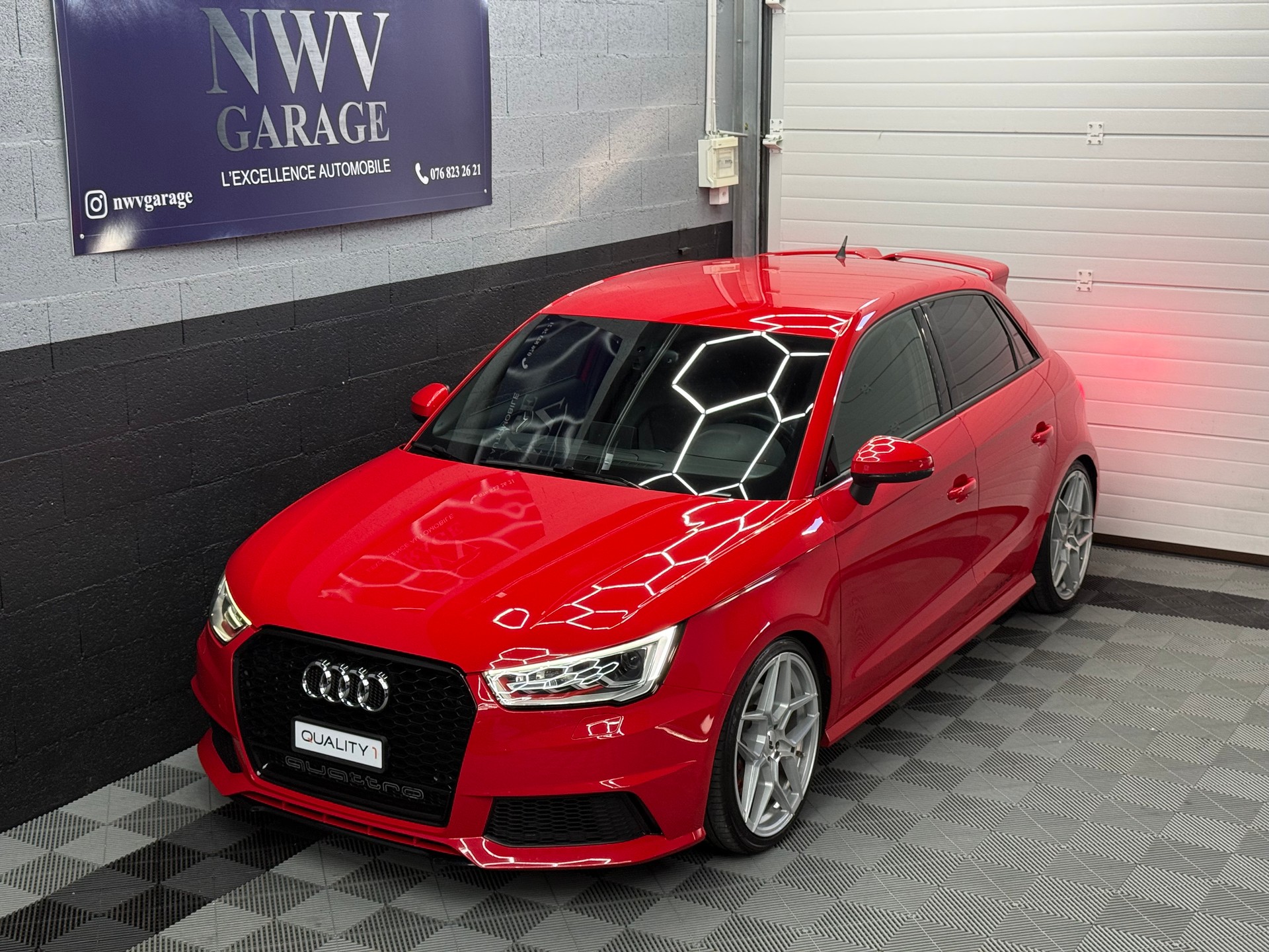 AUDI S1 Sportback 2.0 TFSI quattro-image-3