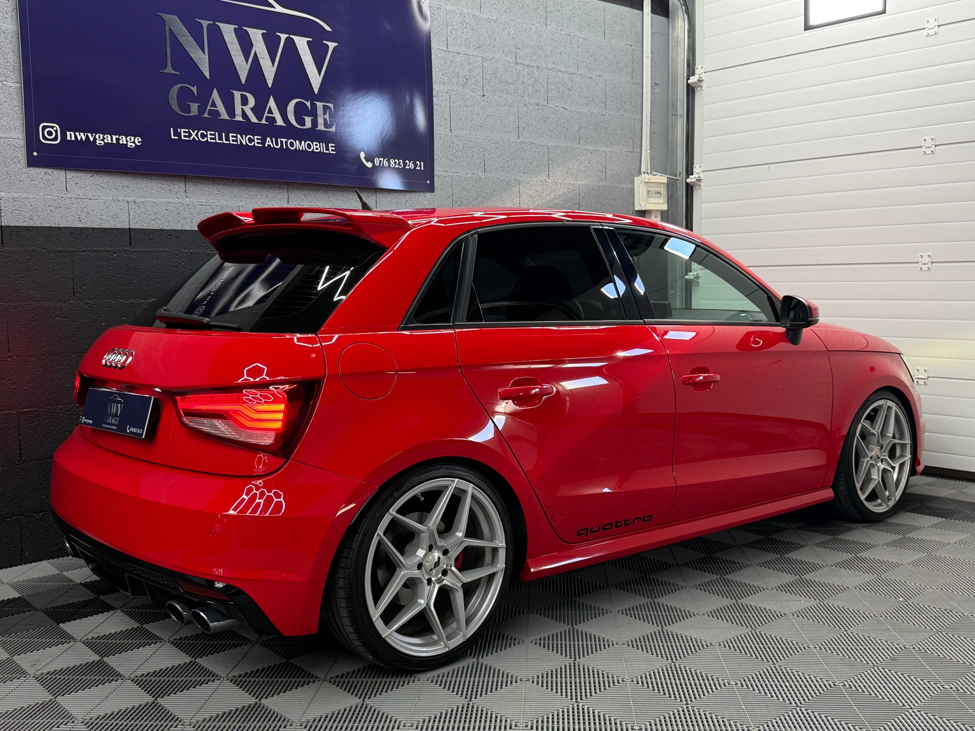 AUDI S1 Sportback 2.0 TFSI quattro-image-4