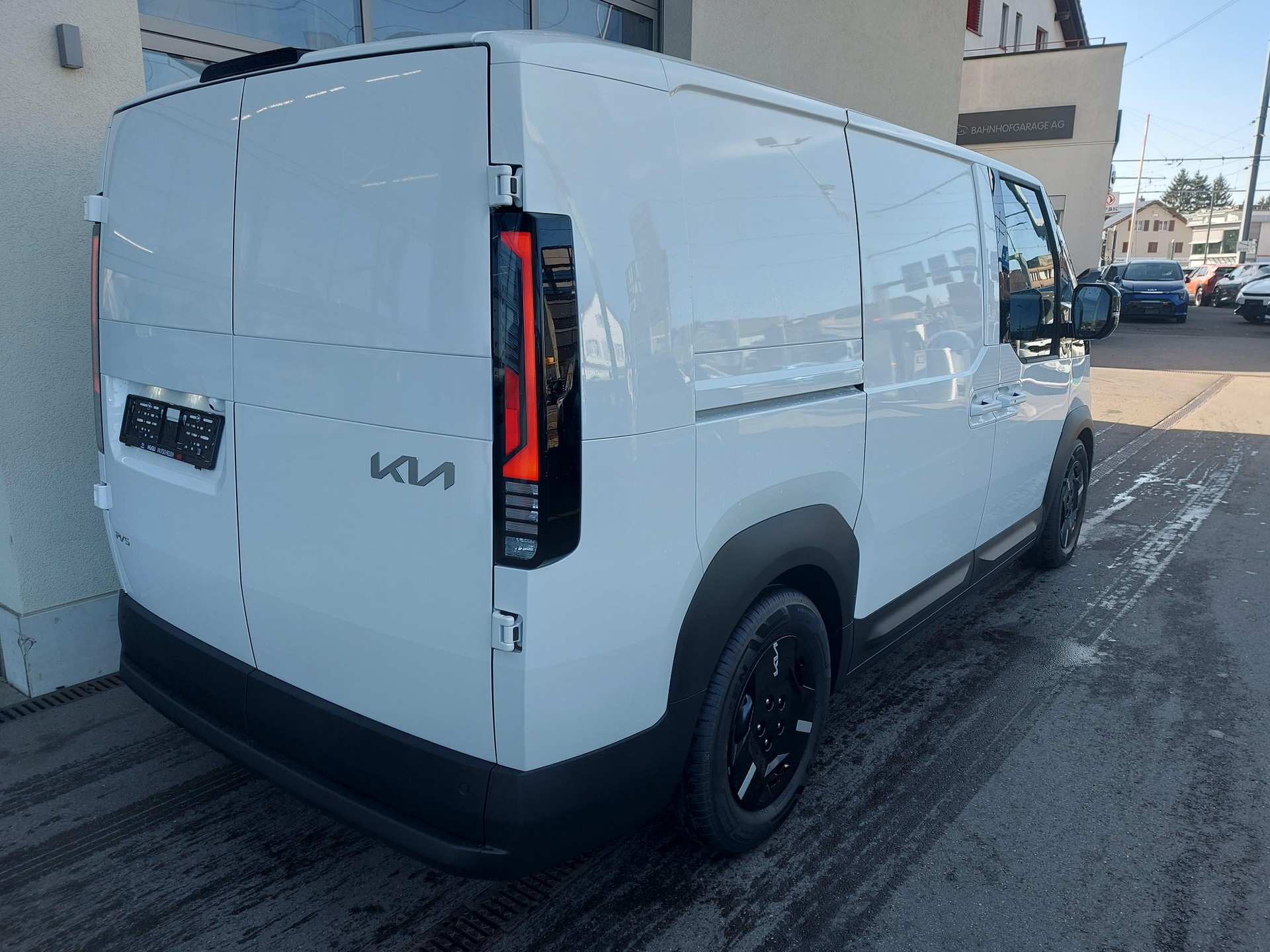 KIA PV5 Cargo 51.5 kWh Essential-image-5