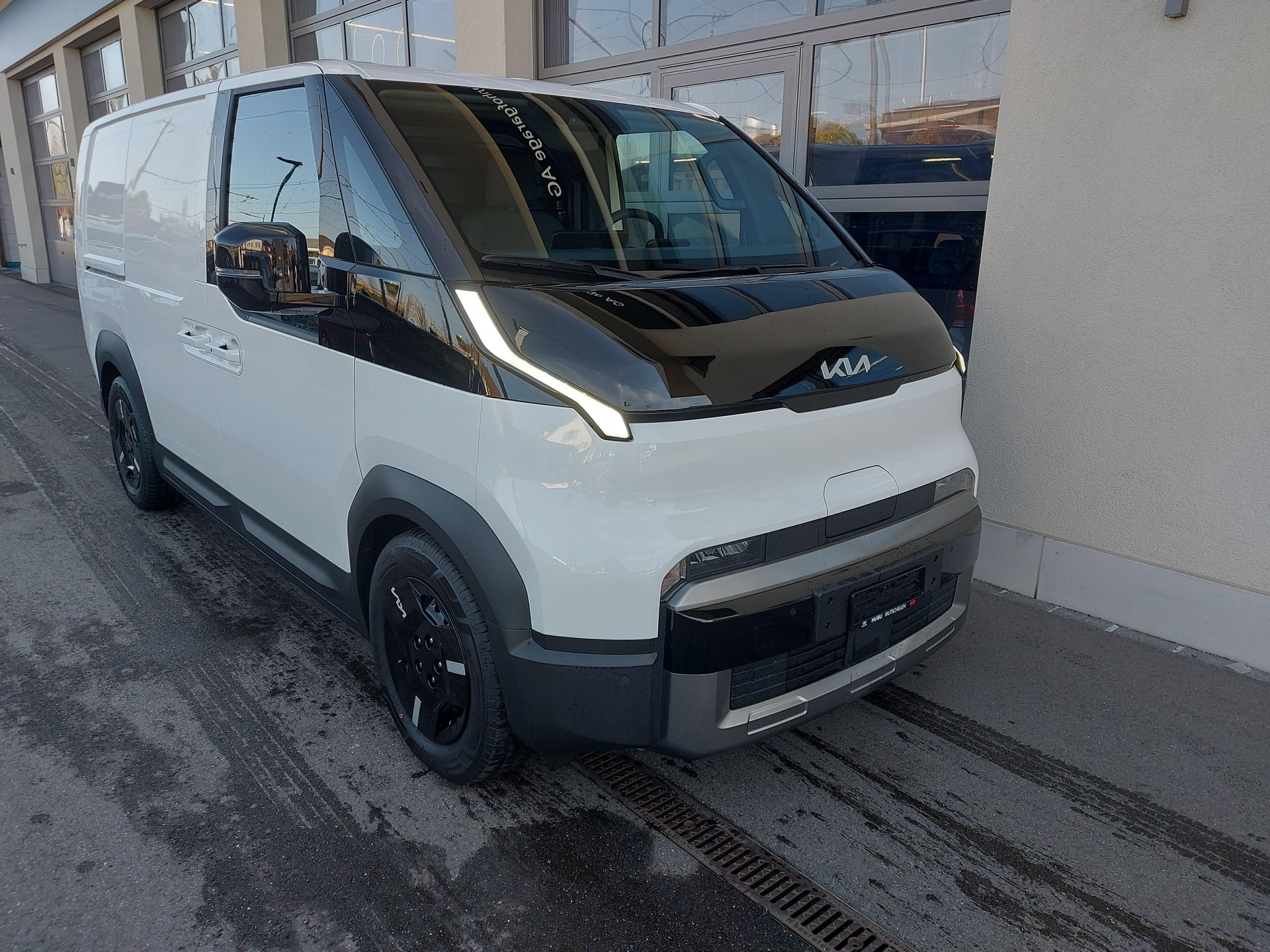 KIA PV5 Cargo 51.5 kWh Essential-image-3