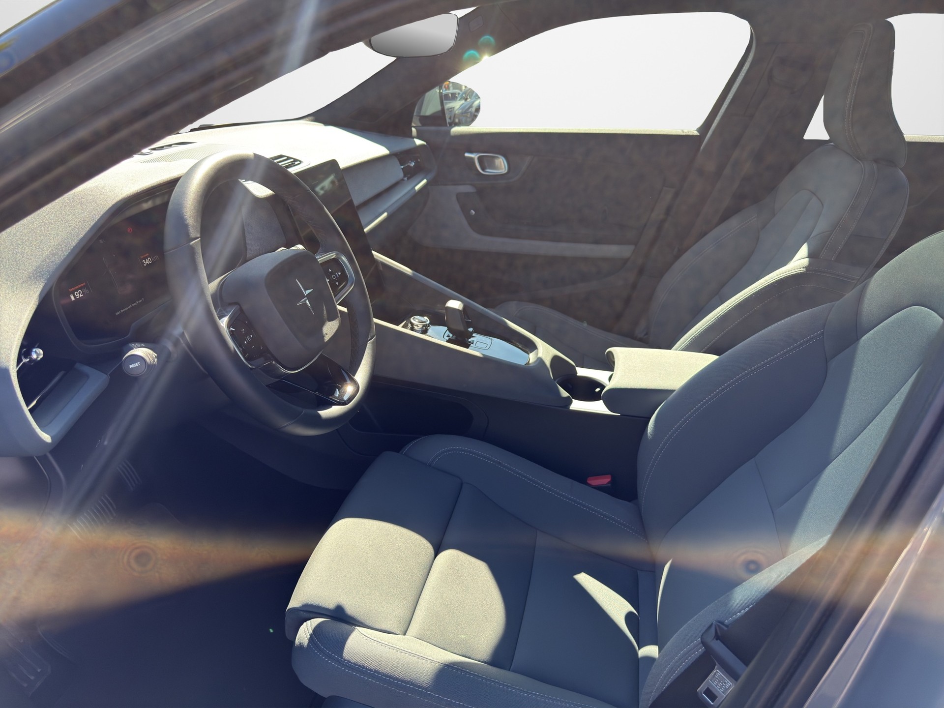 POLESTAR 2 Long Range Dual Motor-image-7