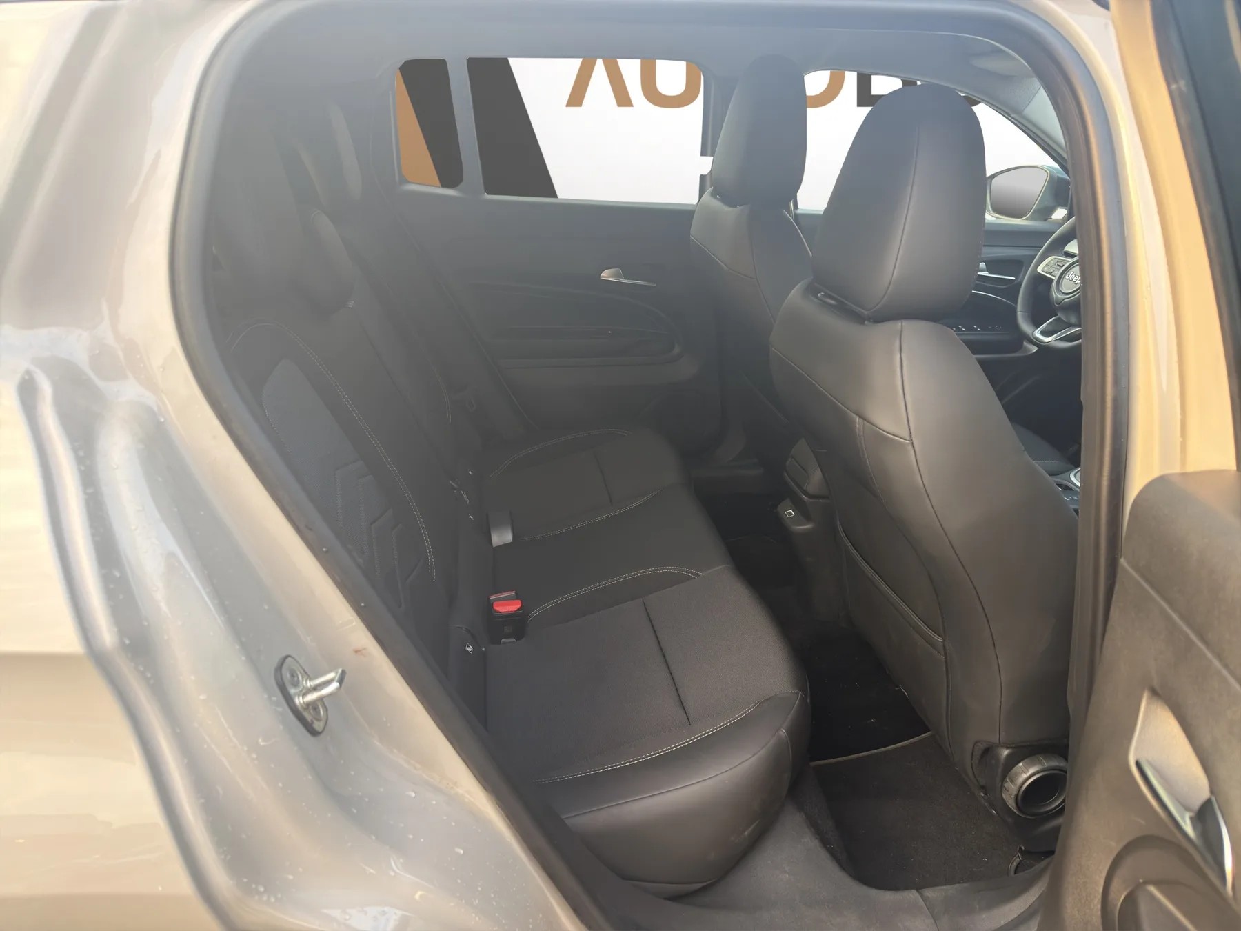 JEEP Avenger Summit-image-11