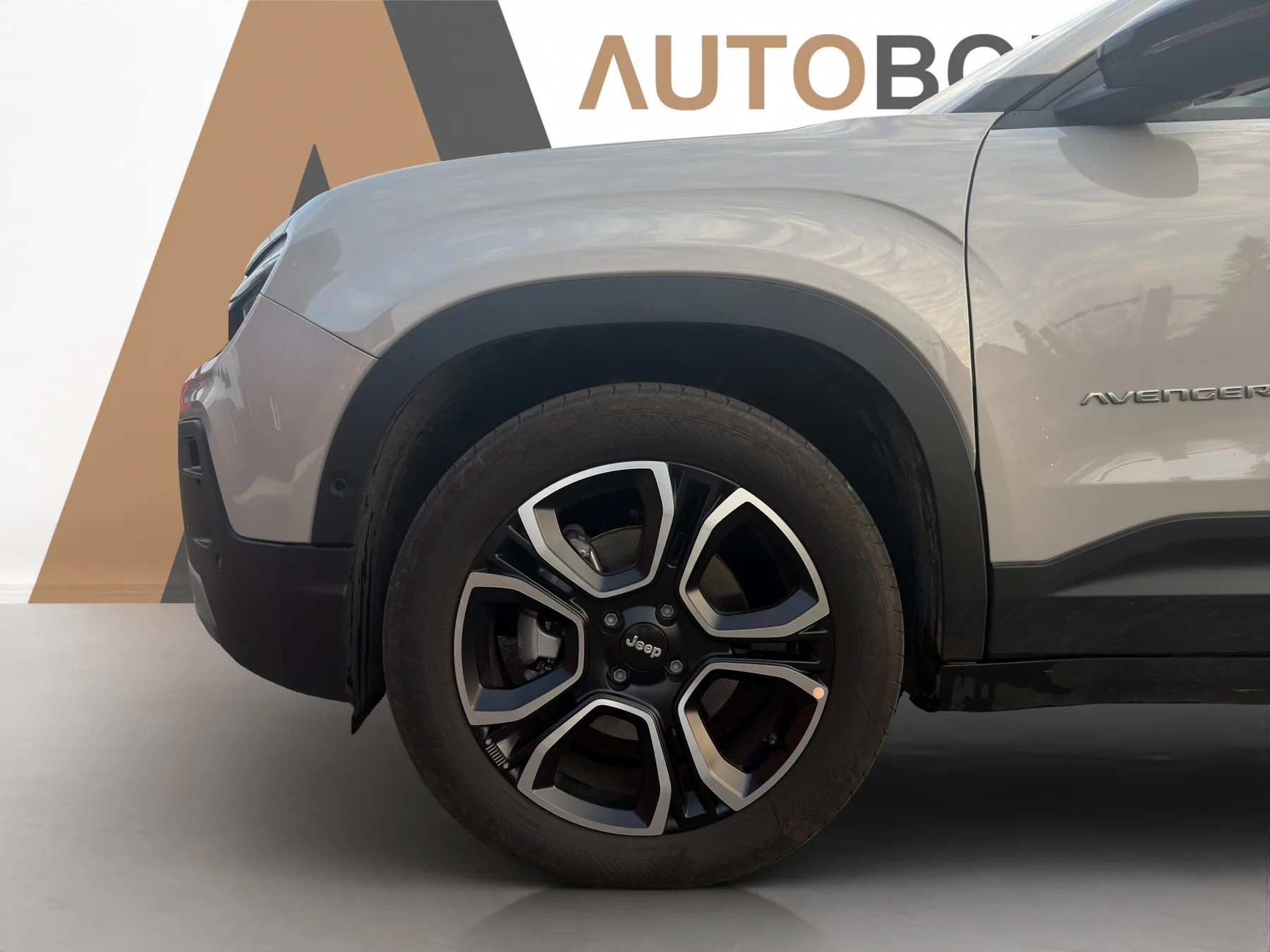 JEEP Avenger Summit-image-17