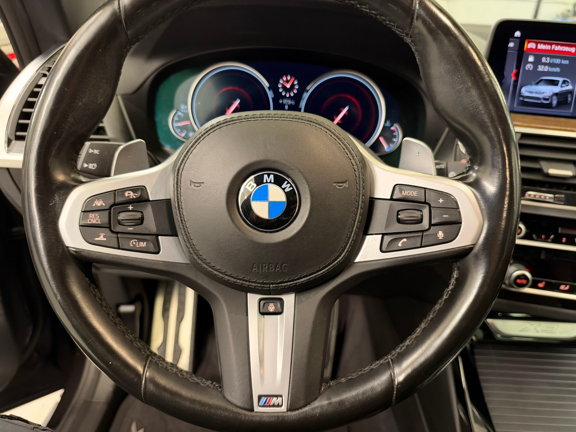 BMW X3 xDrive 30d Individual M Sport Steptronic-image-13