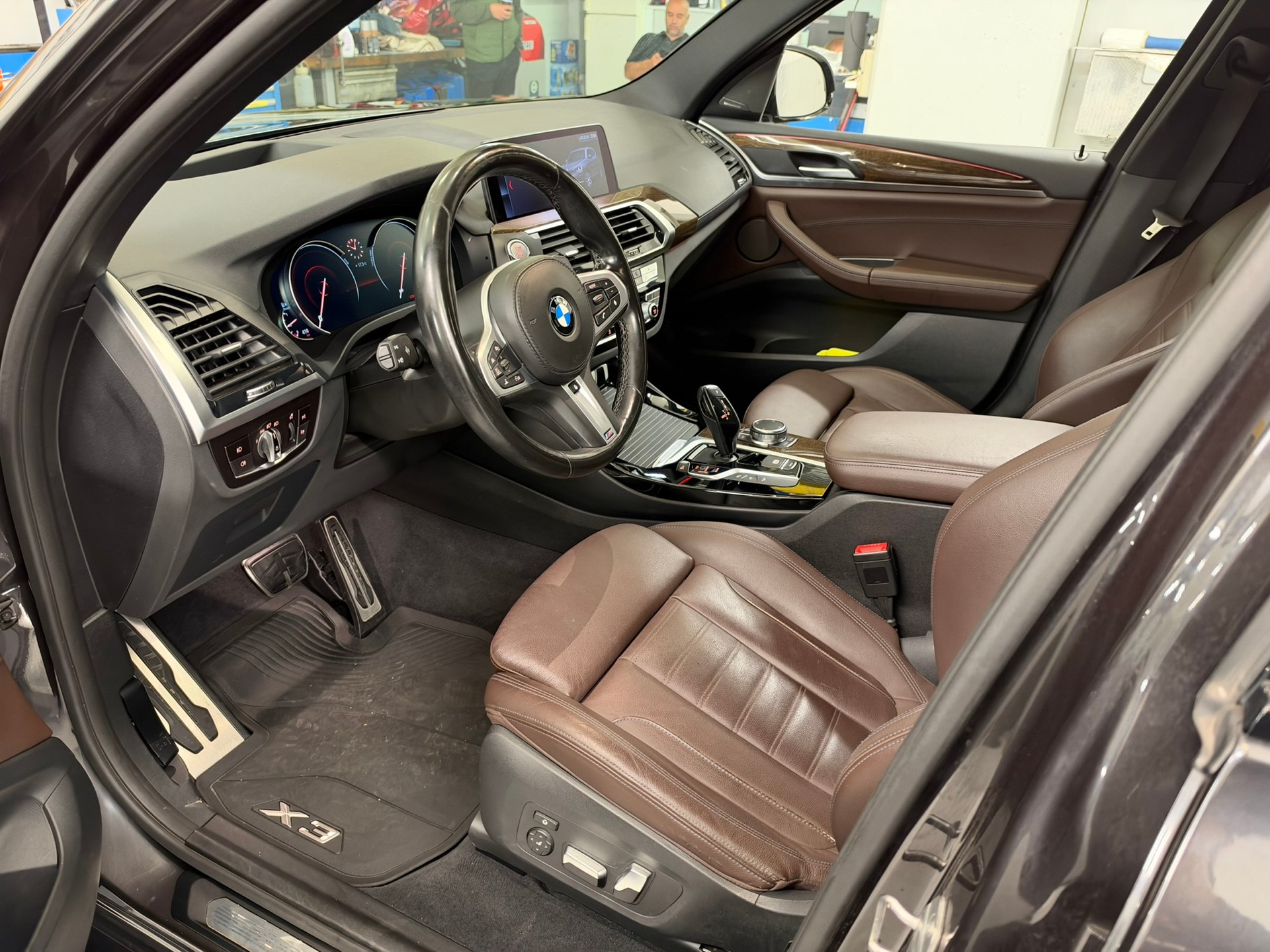 BMW X3 xDrive 30d Individual M Sport Steptronic-image-8