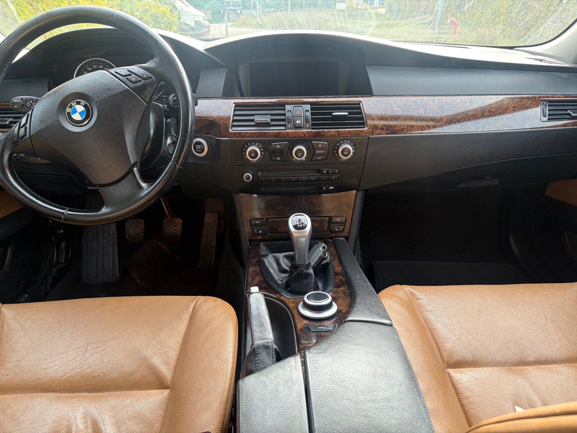 BMW 525i-image-3