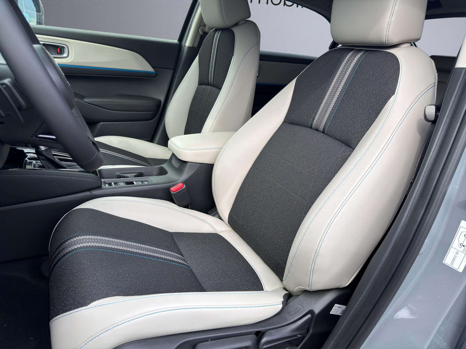 HONDA HR-V 1.5 i-MMD Advance Style-image-8