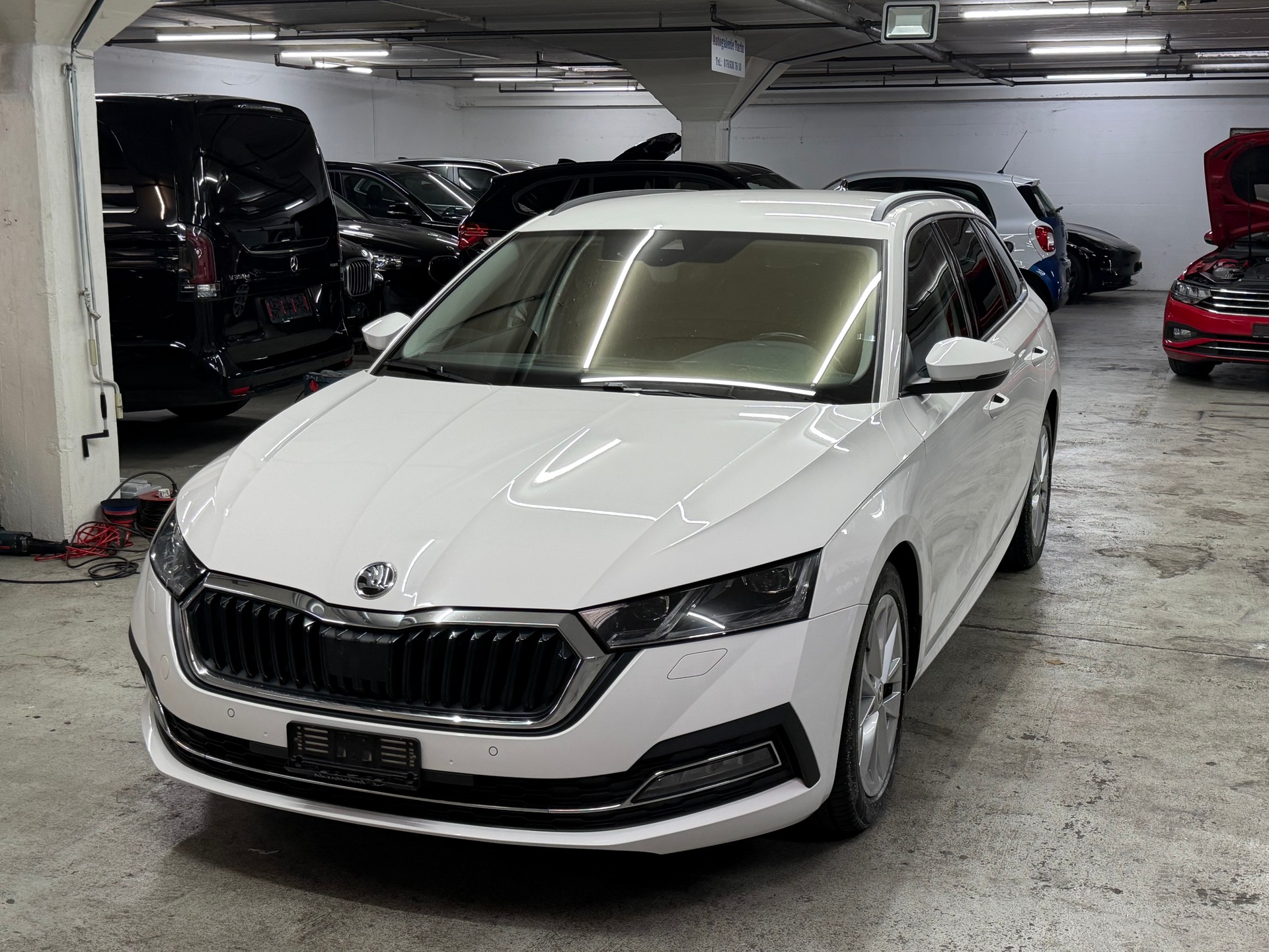 SKODA Octavia Combi 2.0 TDI DSG Style-image-0