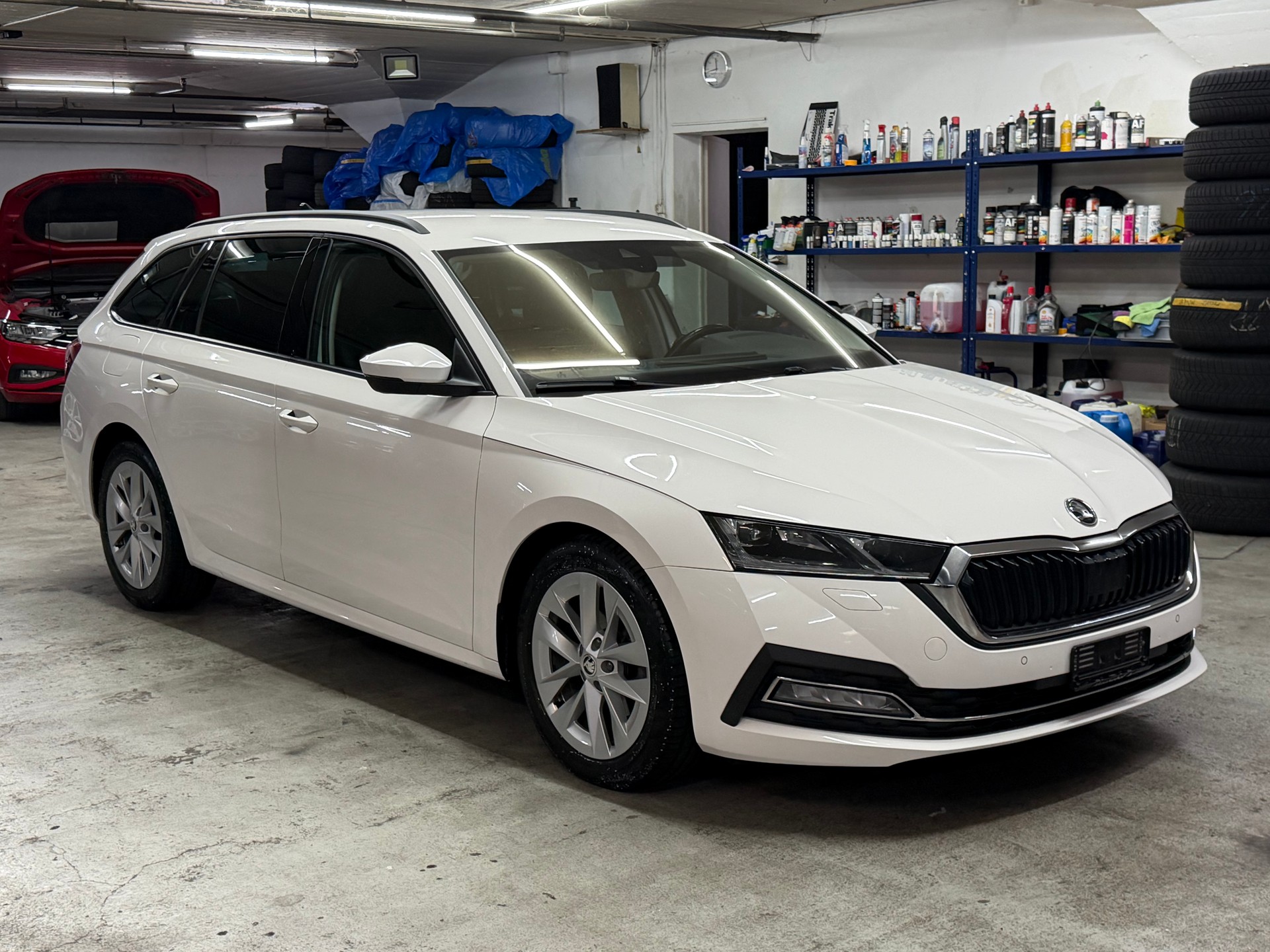 SKODA Octavia Combi 2.0 TDI DSG Style-image-15