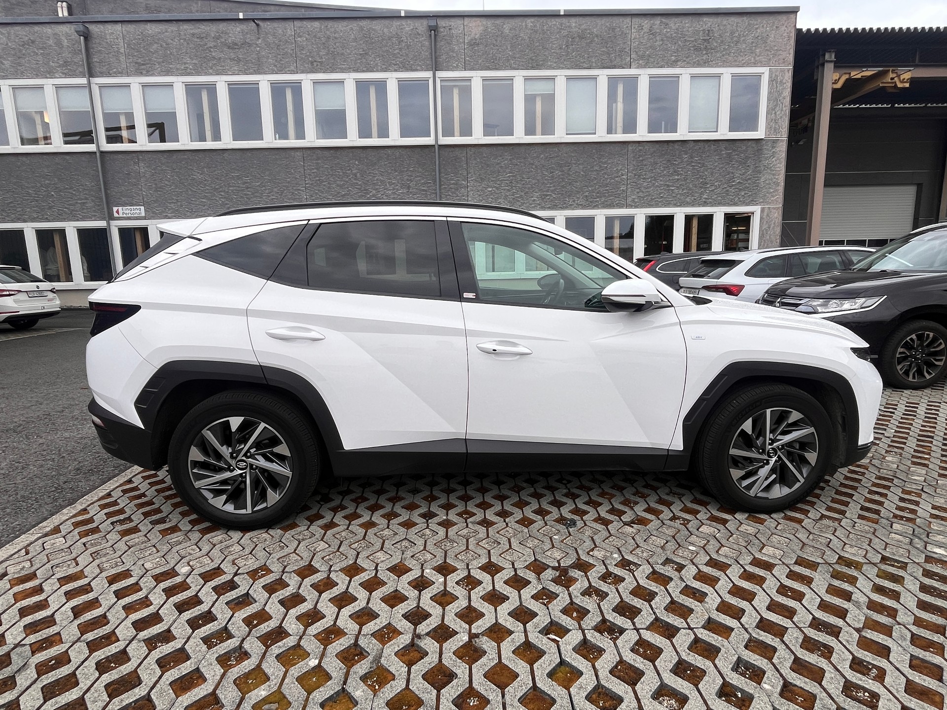 HYUNDAI 1.6 CRDi Amplia 4WD-image-1