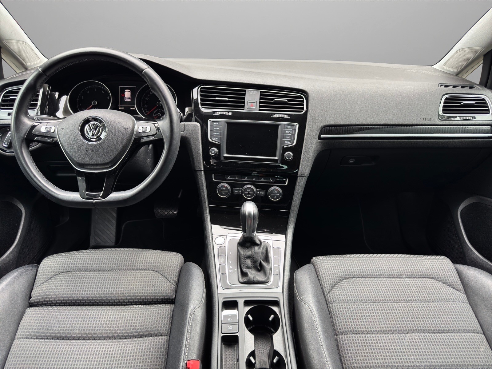 VW Golf 1.4 TSI Highline DSG *Sitzheizung*Rückfahrkamera*Keyless uvm.*-image-8