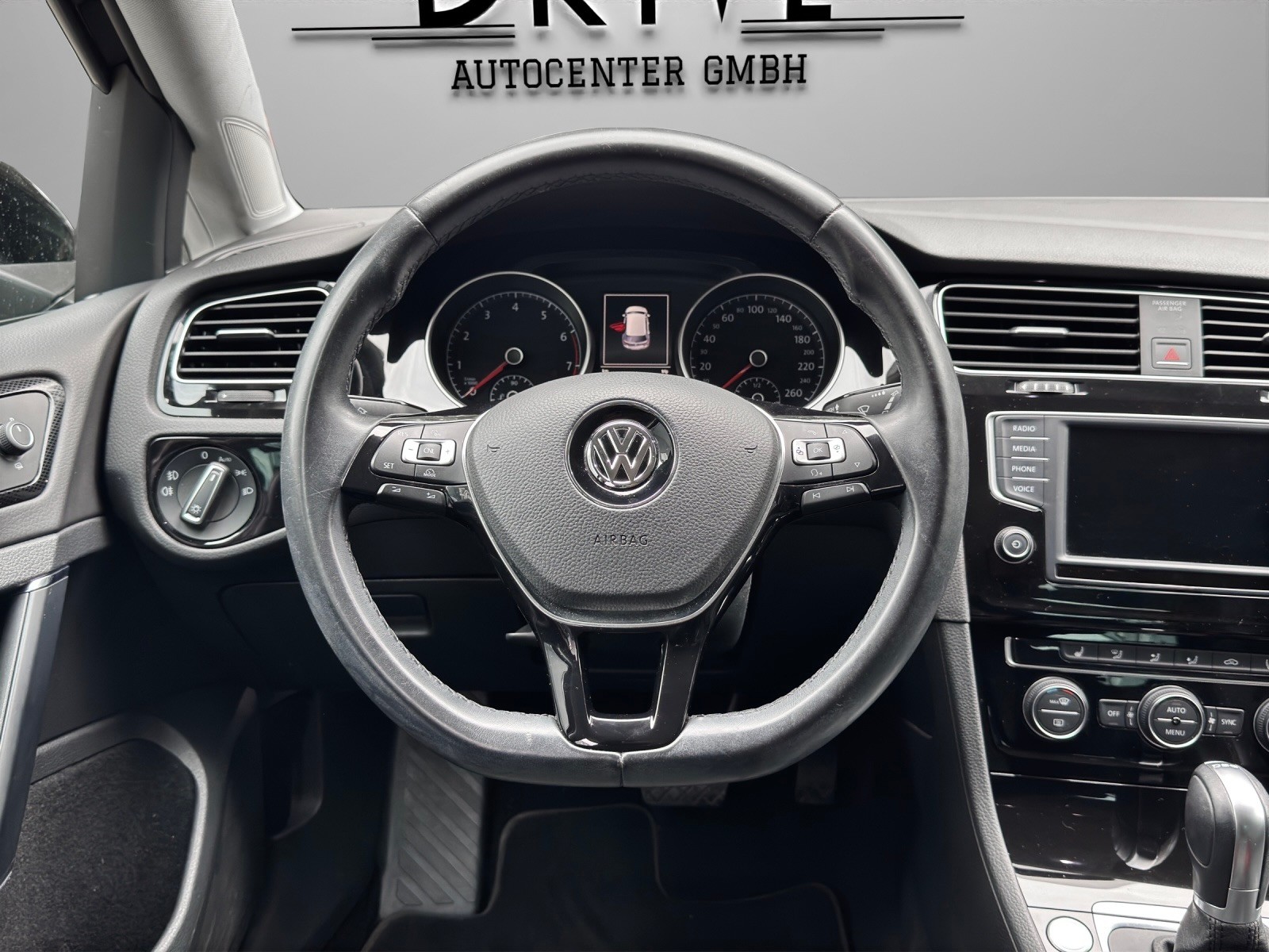 VW Golf 1.4 TSI Highline DSG *Sitzheizung*Rückfahrkamera*Keyless uvm.*-image-9