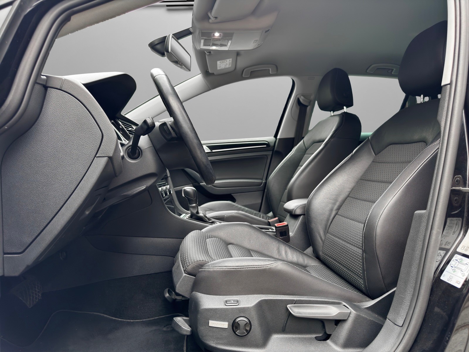 VW Golf 1.4 TSI Highline DSG *Sitzheizung*Rückfahrkamera*Keyless uvm.*-image-7