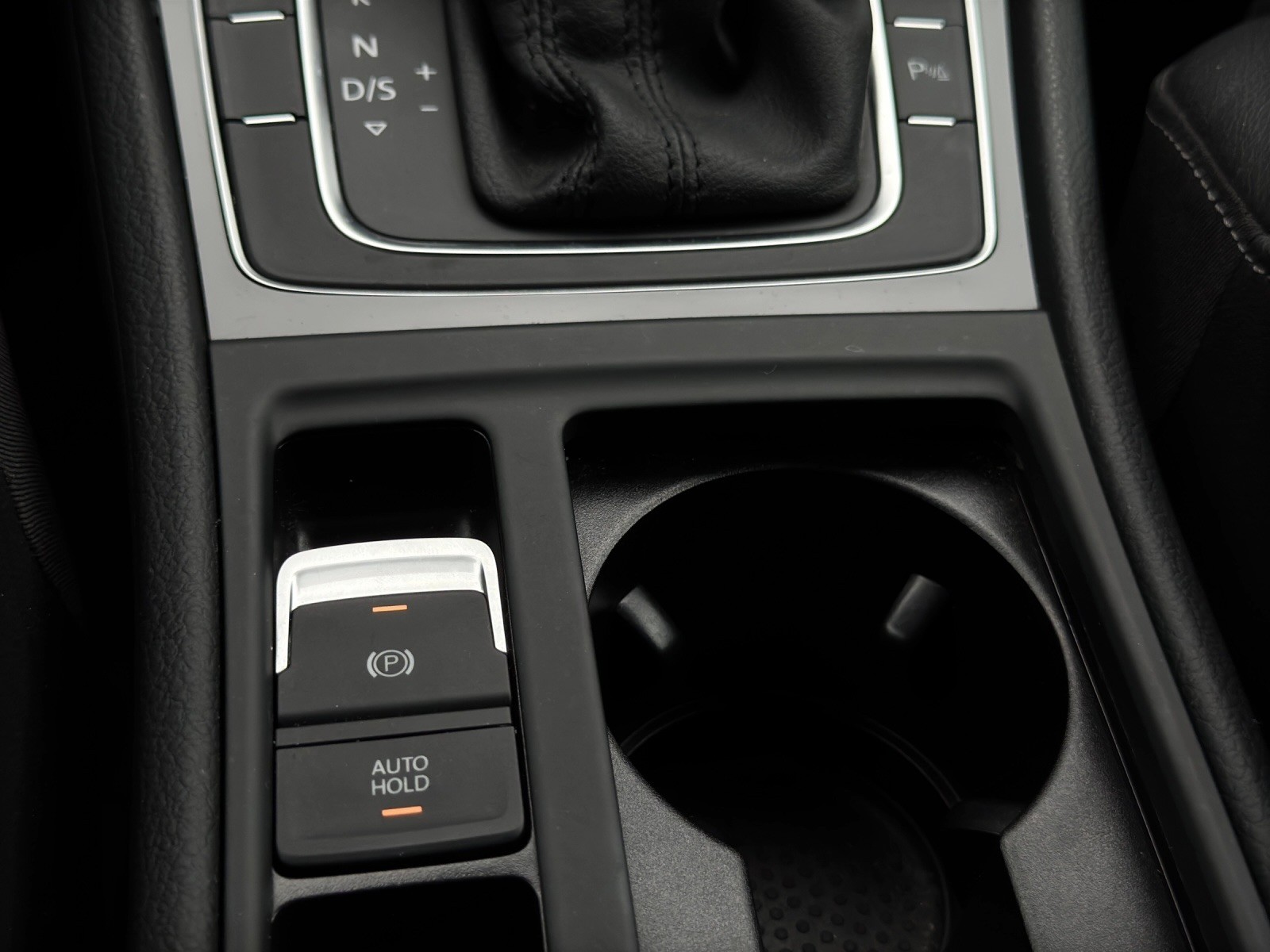 VW Golf 1.4 TSI Highline DSG *Sitzheizung*Rückfahrkamera*Keyless uvm.*-image-18